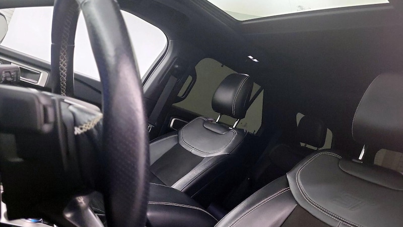 2022 Ford Explorer ST 17