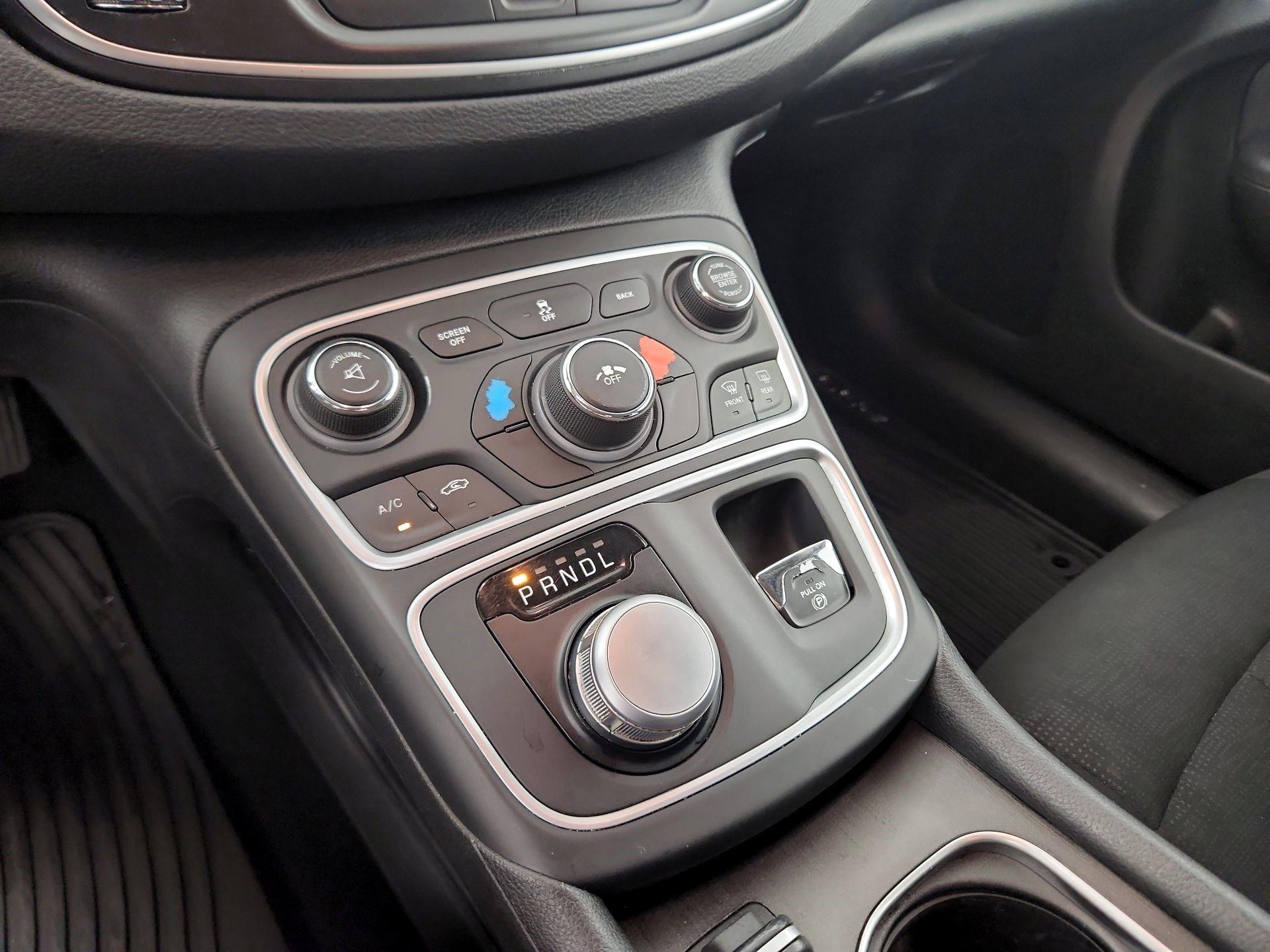 Thumbnail: 2017 Chrysler 200 - 13