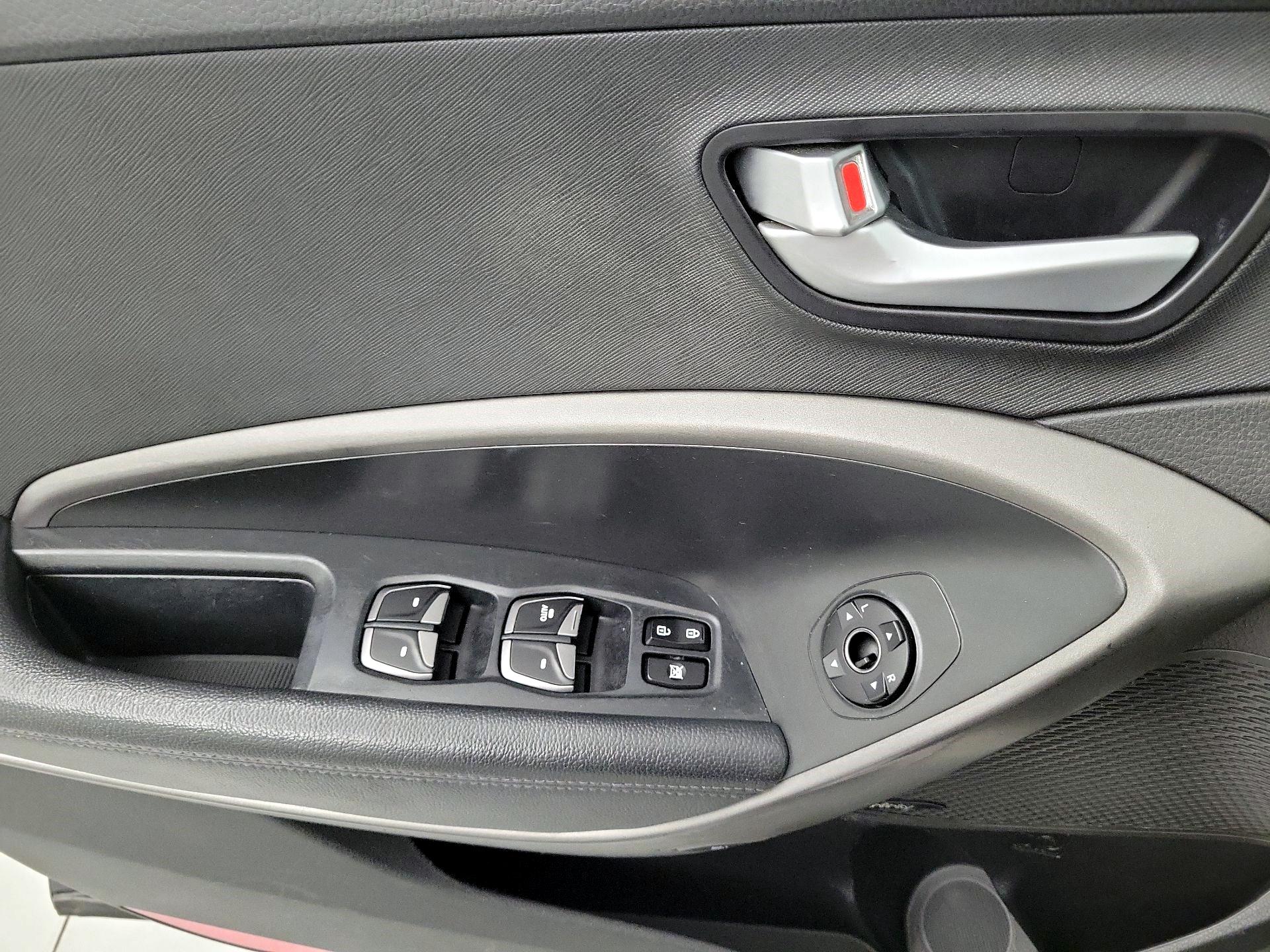 Thumbnail: 2013 Hyundai Santa Fe - 10