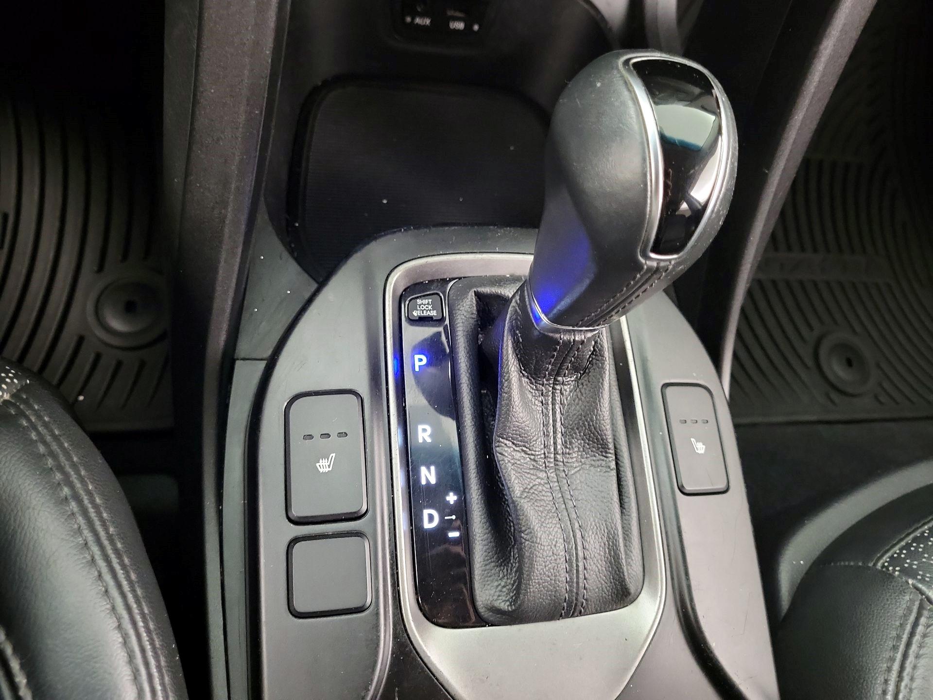 Thumbnail: 2013 Hyundai Santa Fe - 16
