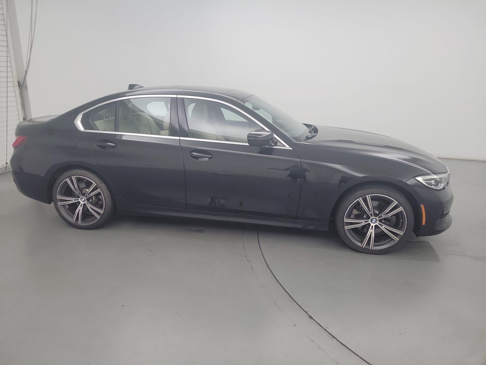Thumbnail: 2021 BMW 3 Series - 4