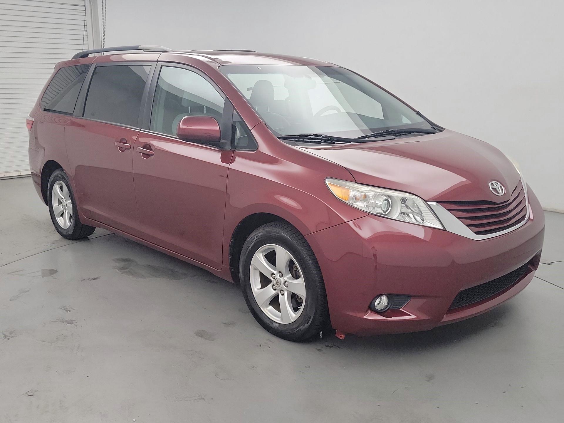 Thumbnail: 2016 Toyota Sienna - 1