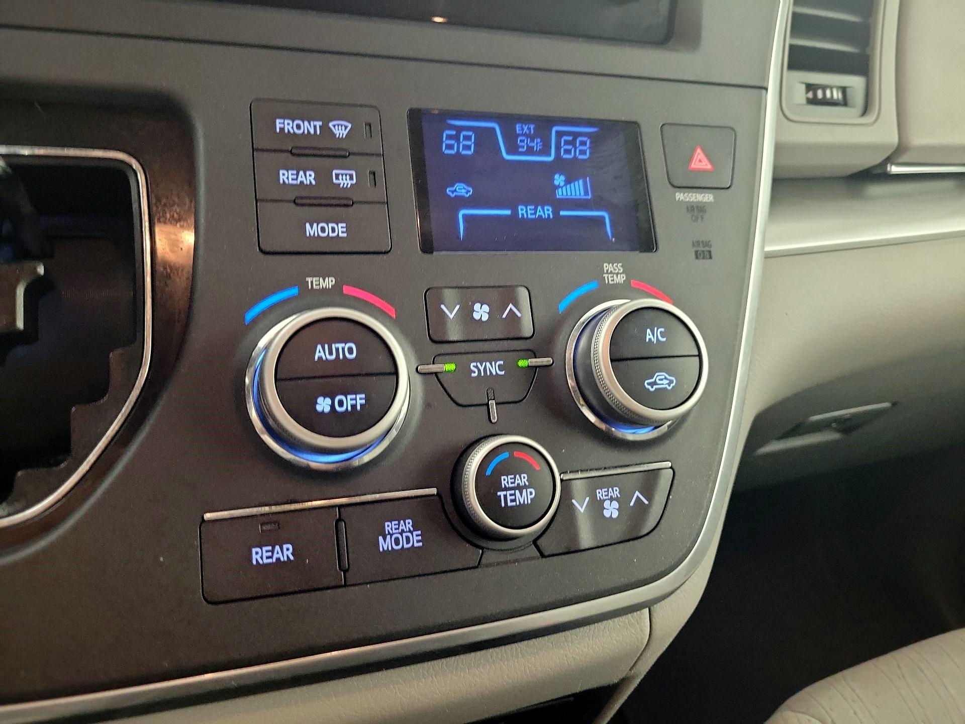 Thumbnail: 2016 Toyota Sienna - 14