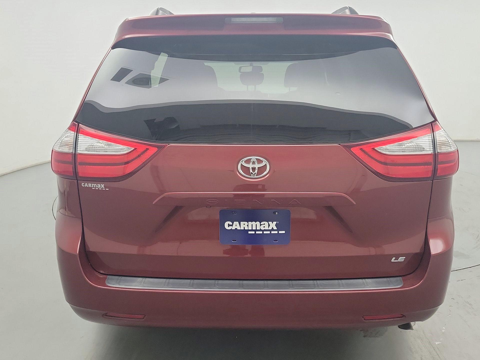 Thumbnail: 2016 Toyota Sienna - 6