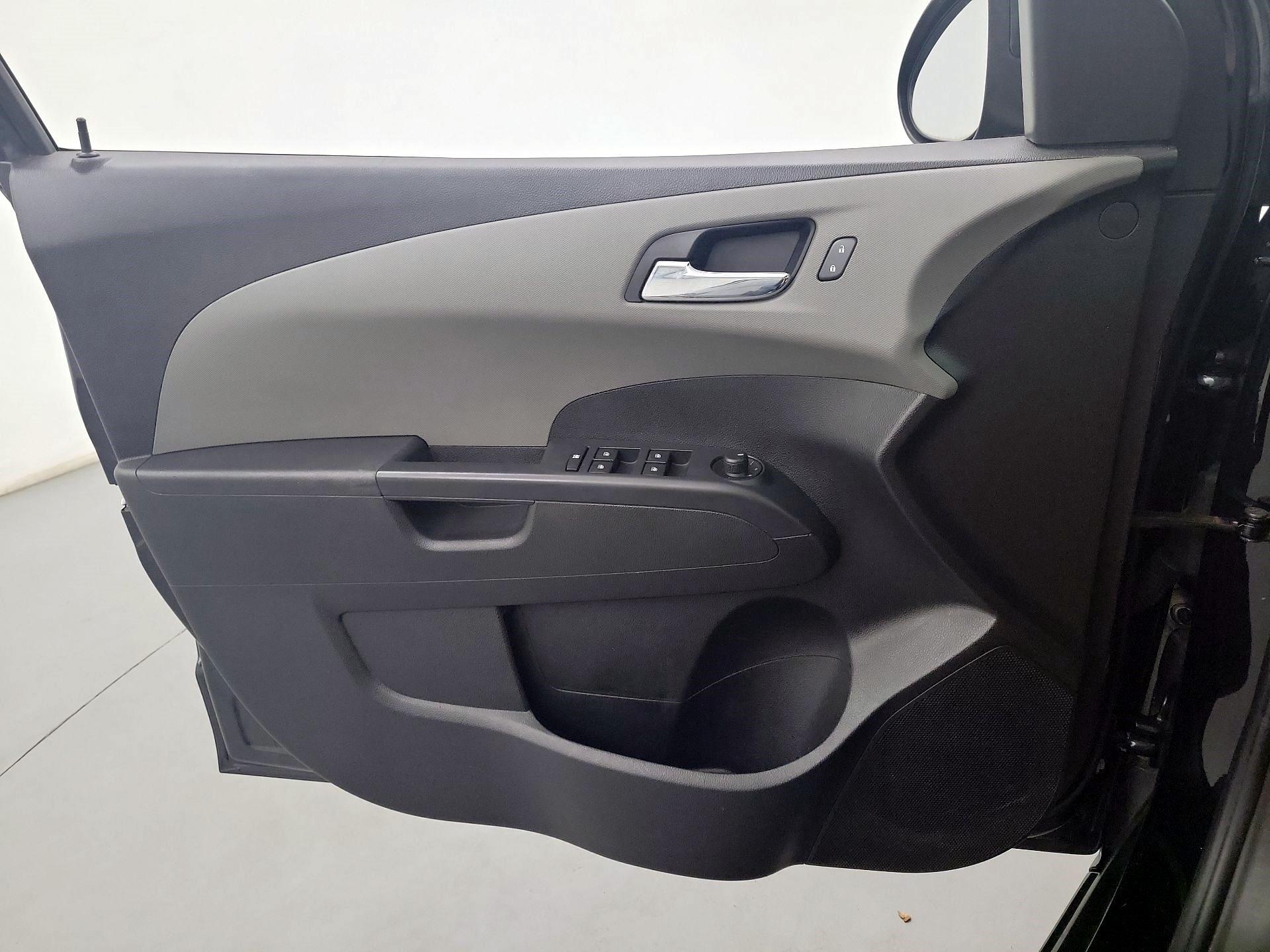 Thumbnail: 2015 Chevrolet Sonic - 10