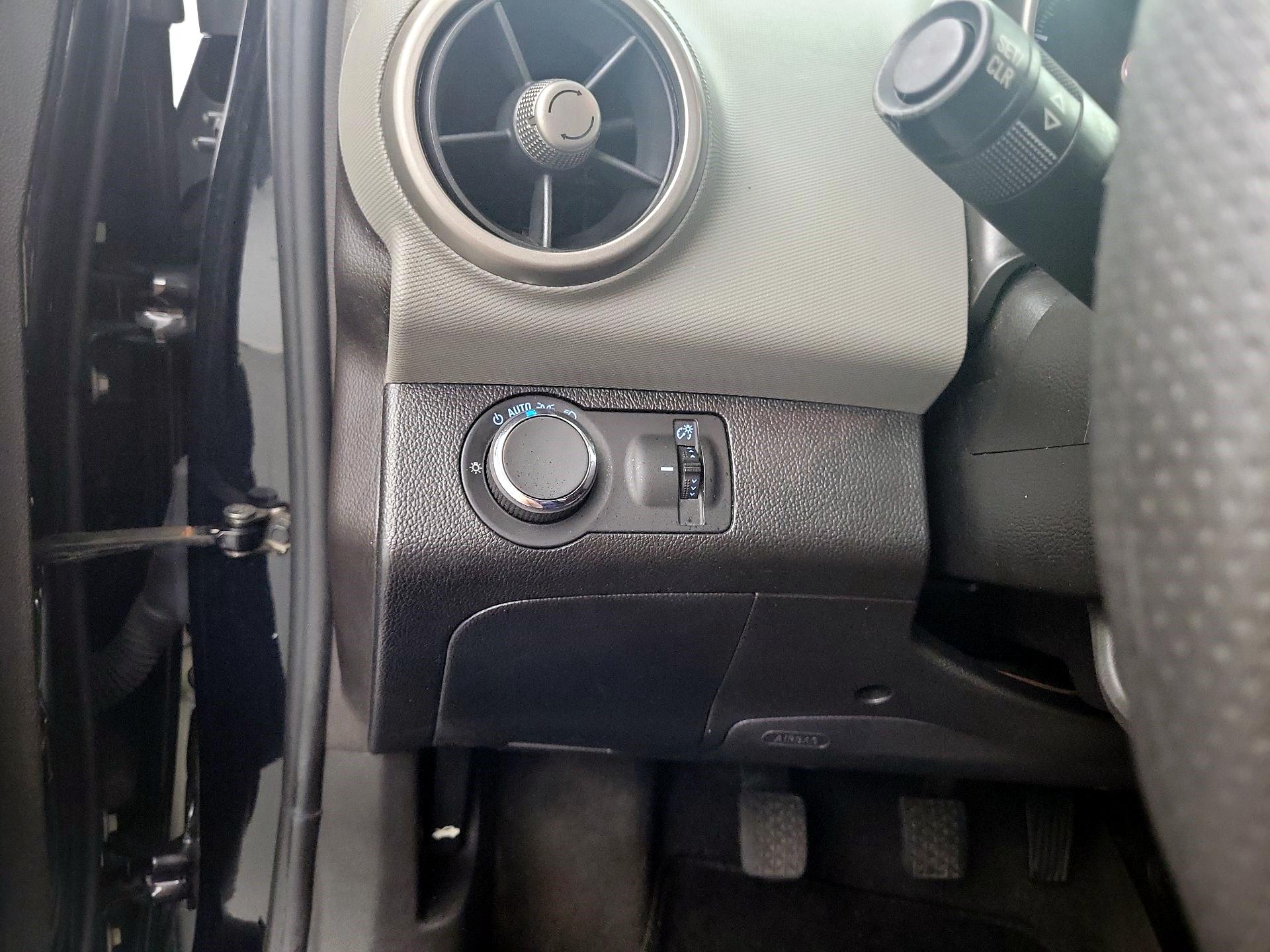 Thumbnail: 2015 Chevrolet Sonic - 11