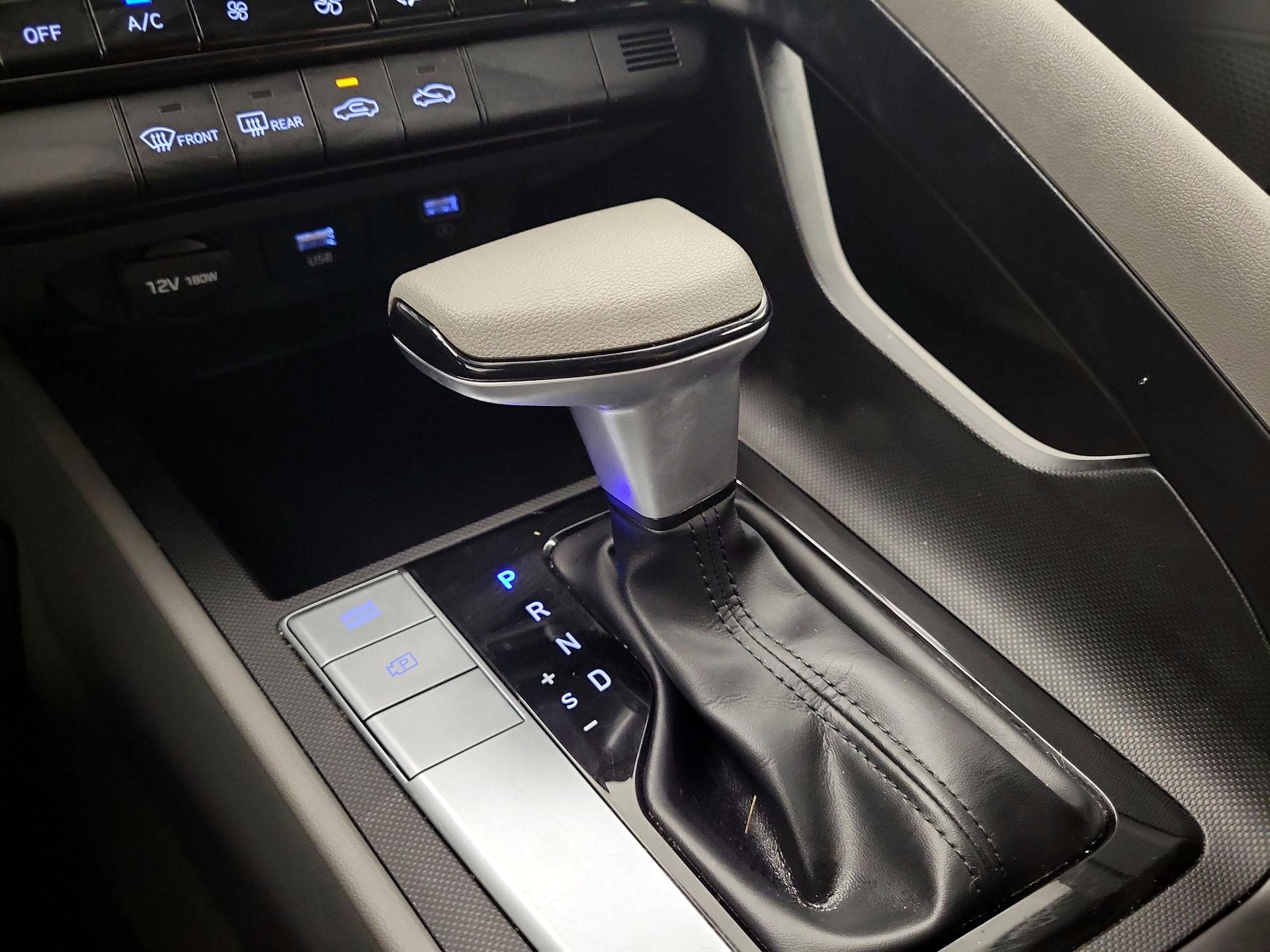 Thumbnail: 2021 Hyundai Elantra - 17