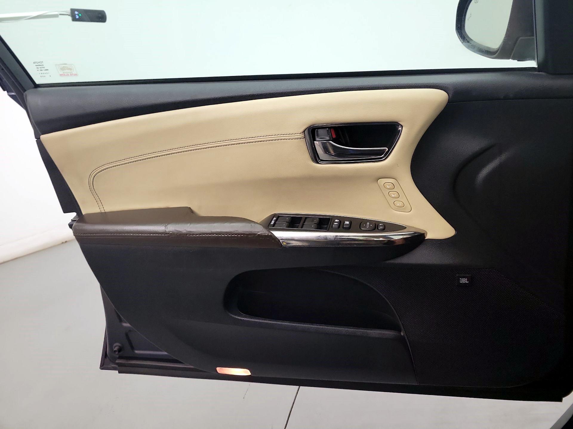 Thumbnail: 2015 Toyota Avalon - 10