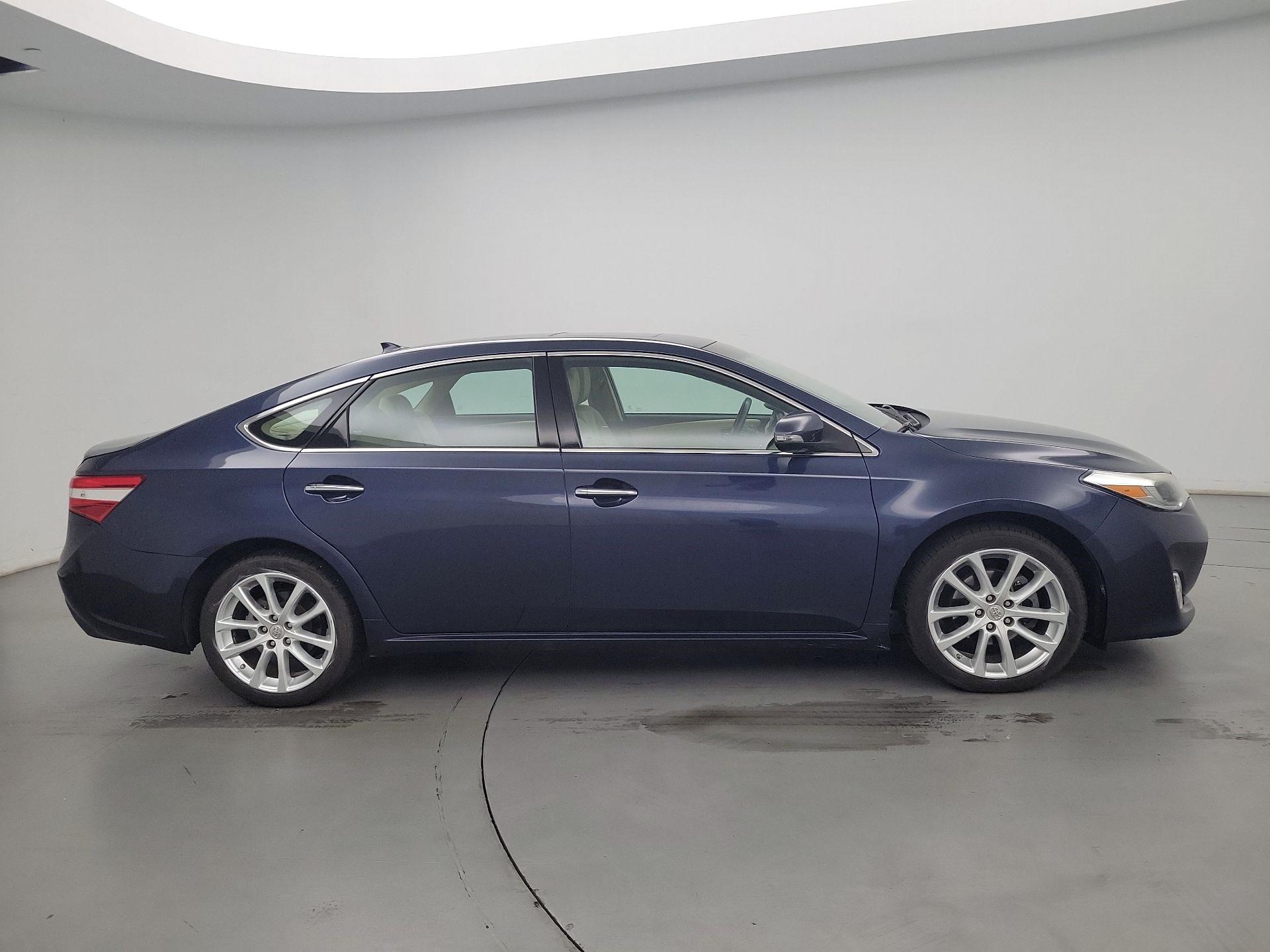 Thumbnail: 2015 Toyota Avalon - 4