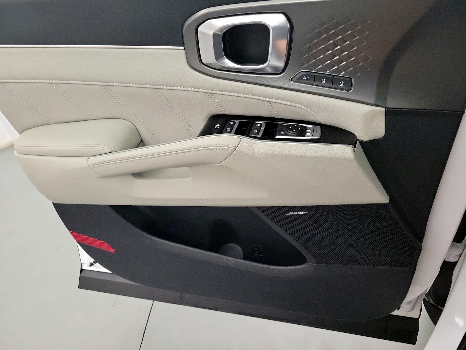 Thumbnail: 2022 Kia Sorento - 10