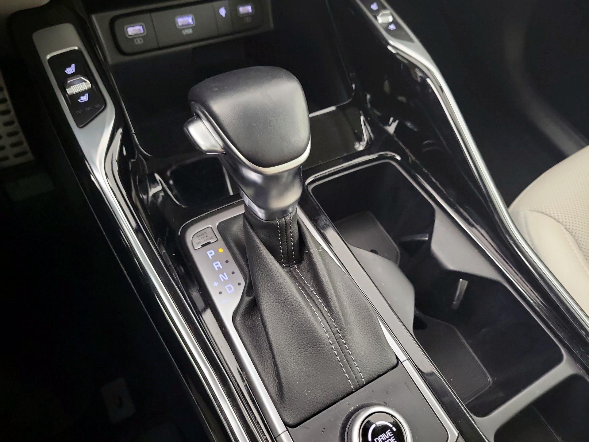 Thumbnail: 2022 Kia Sorento - 16