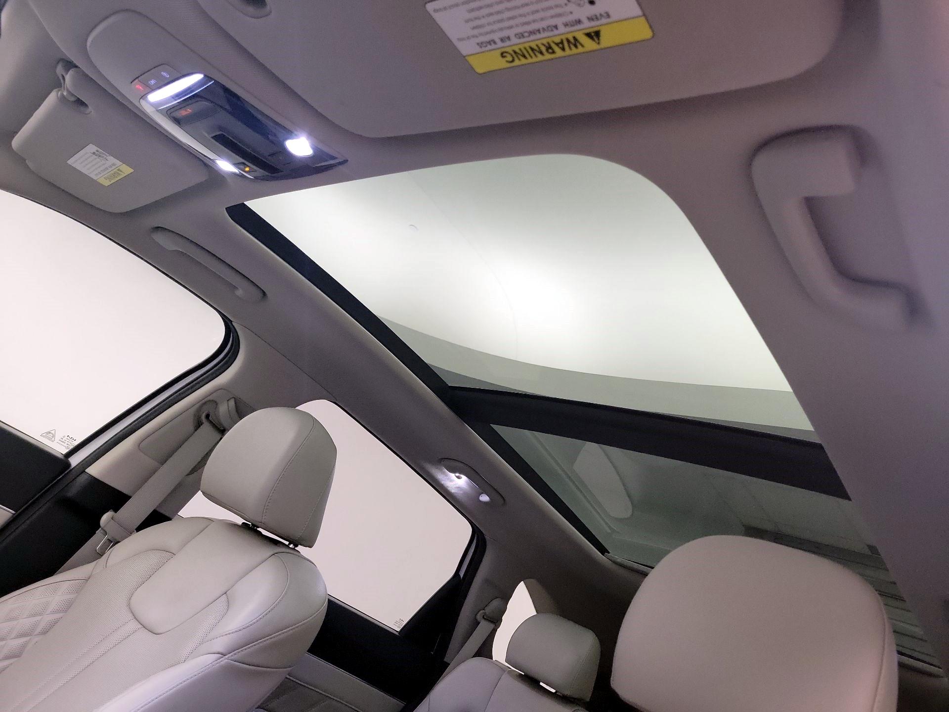 Thumbnail: 2022 Kia Sorento - 18