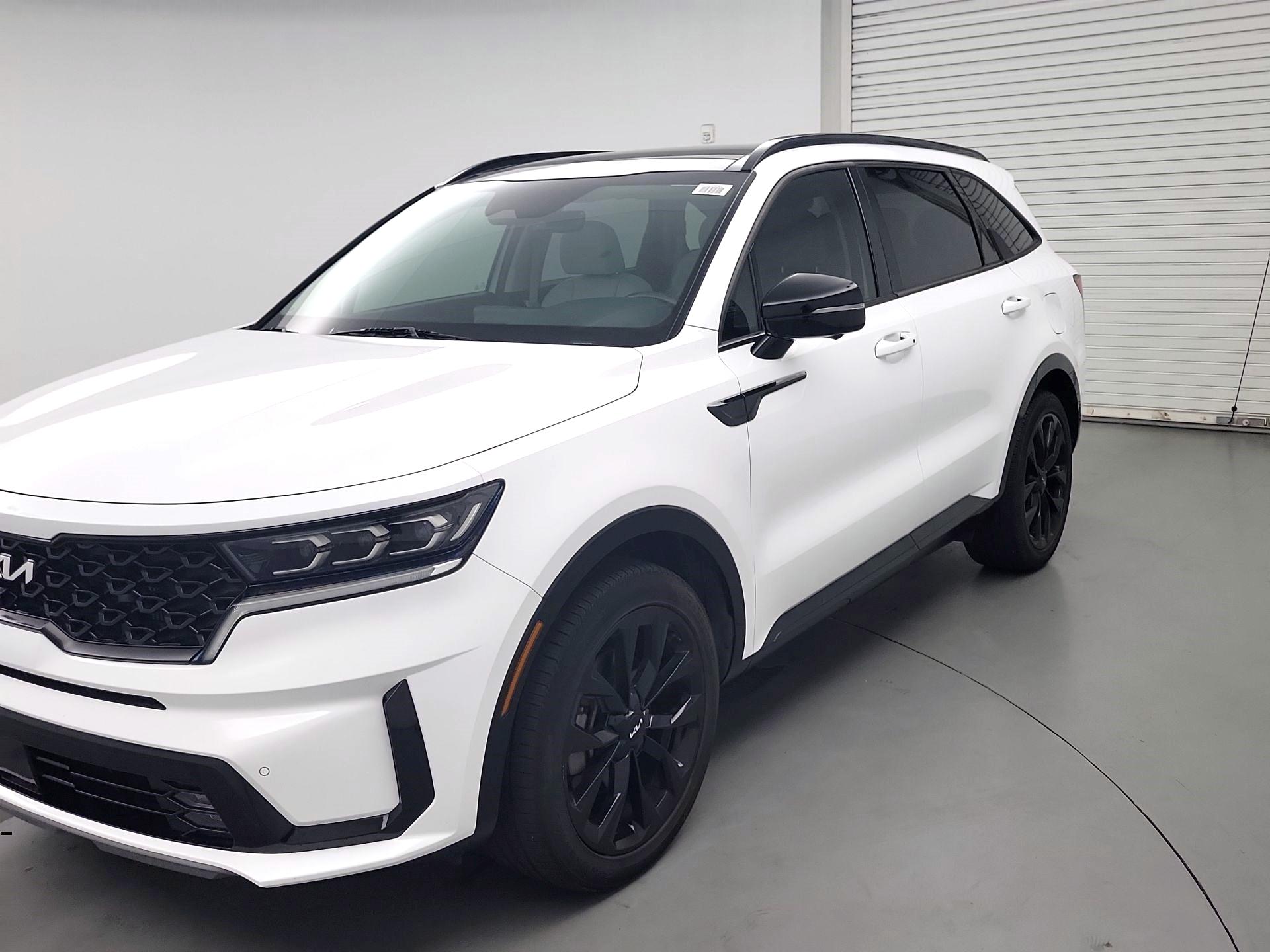 Thumbnail: 2022 Kia Sorento - 3