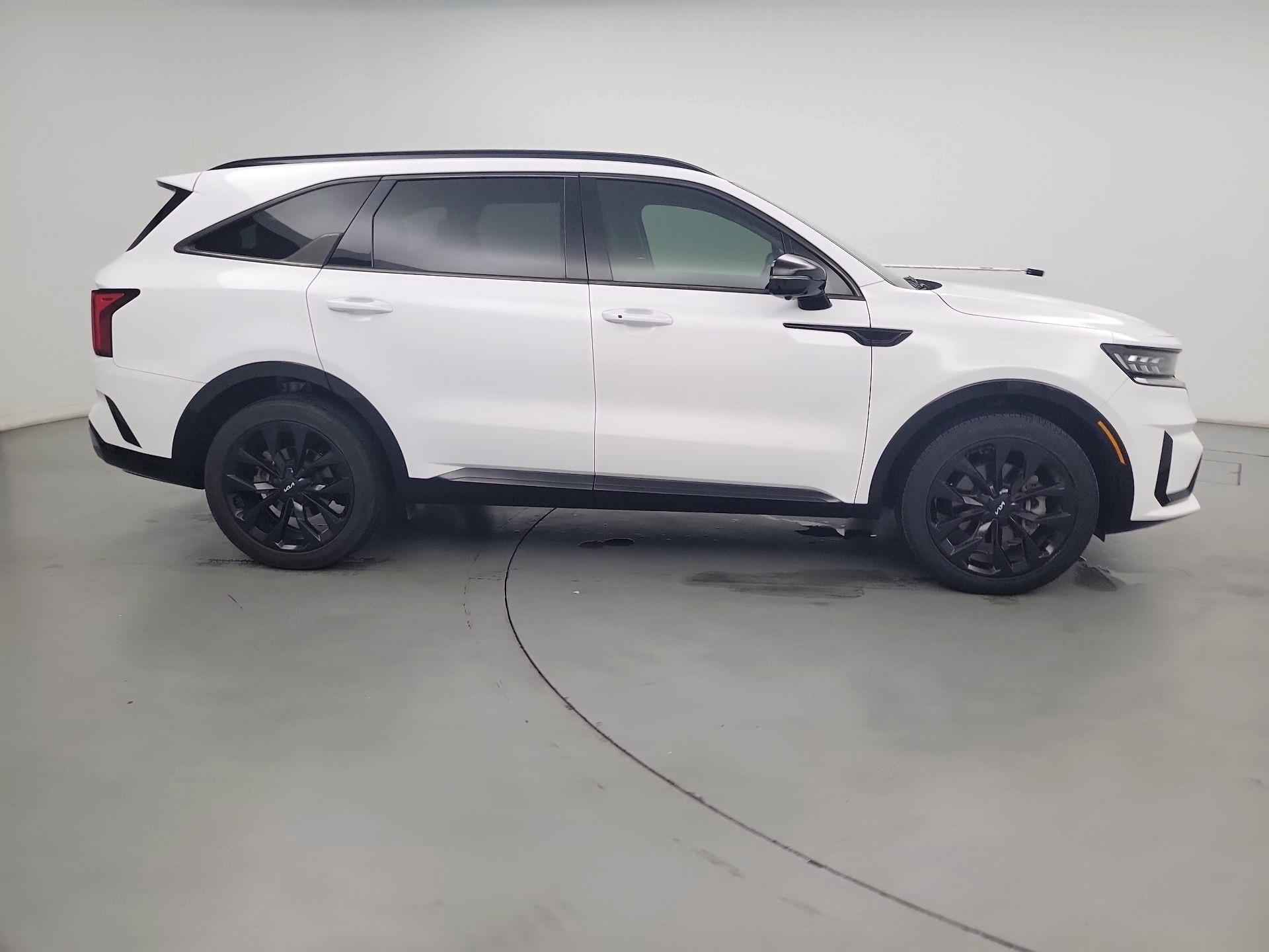 Thumbnail: 2022 Kia Sorento - 4
