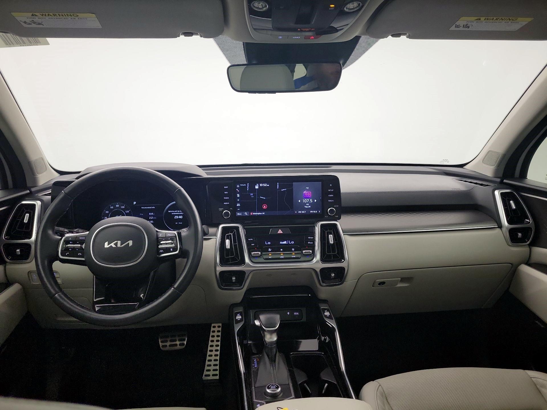Thumbnail: 2022 Kia Sorento - 8