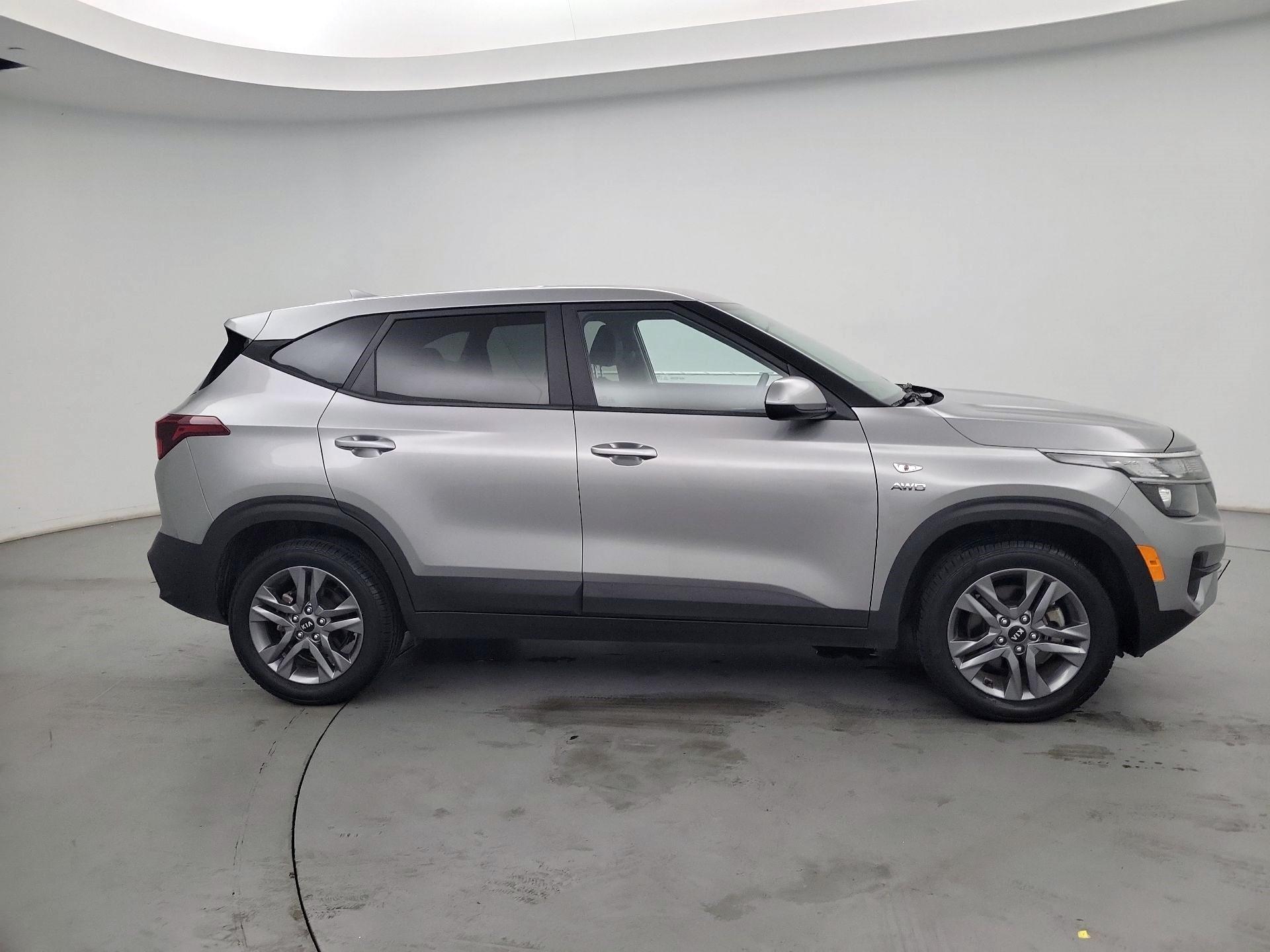 Thumbnail: 2021 Kia Seltos - 4