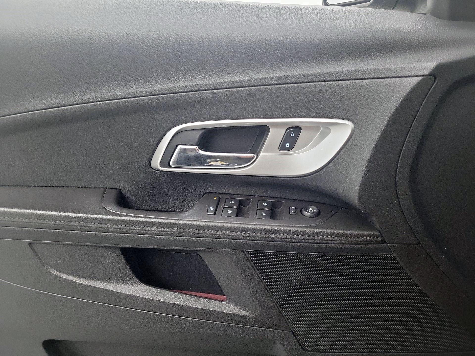 Thumbnail: 2015 Chevrolet Equinox - 10
