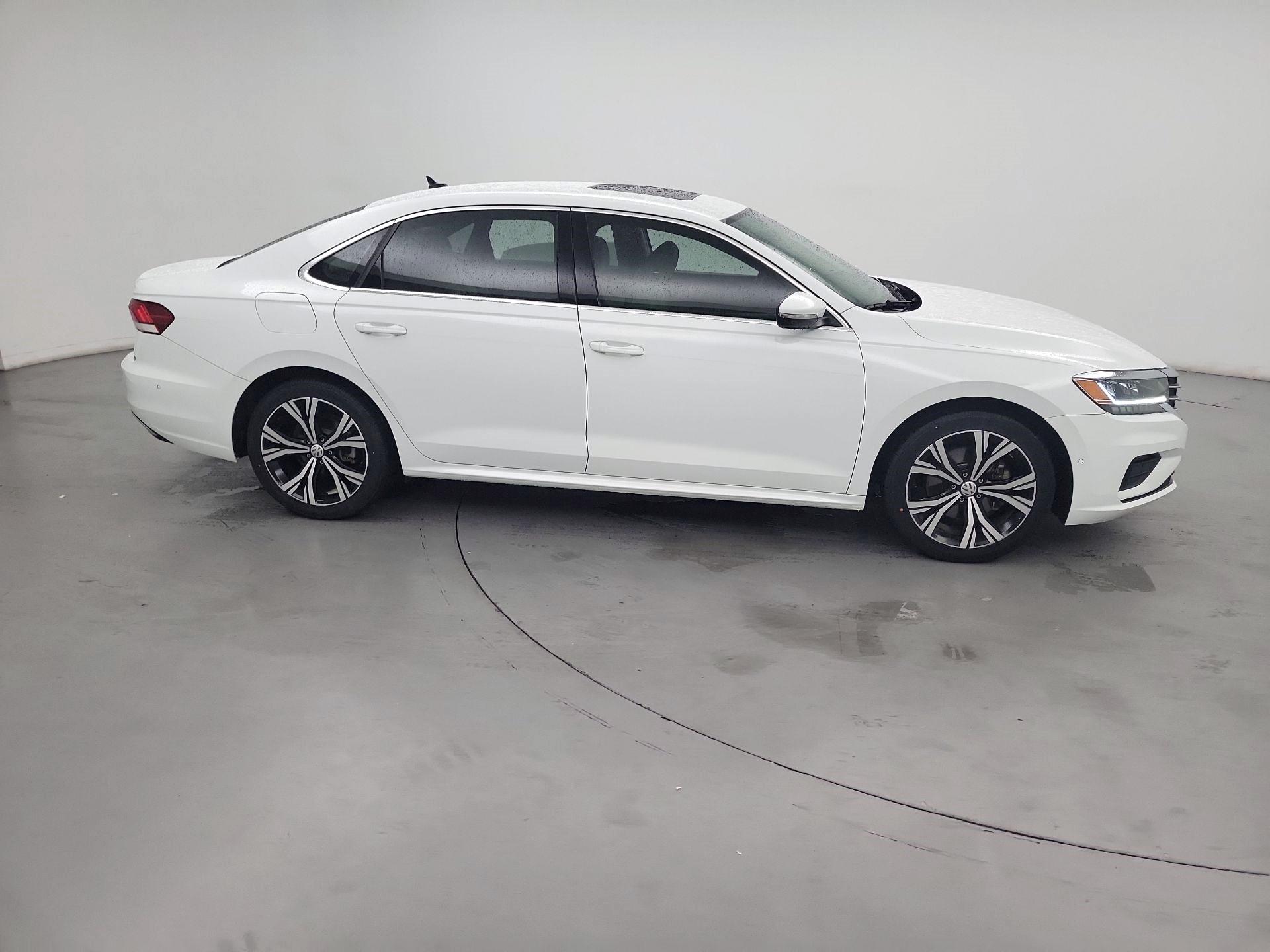 Thumbnail: 2020 Volkswagen Passat - 4