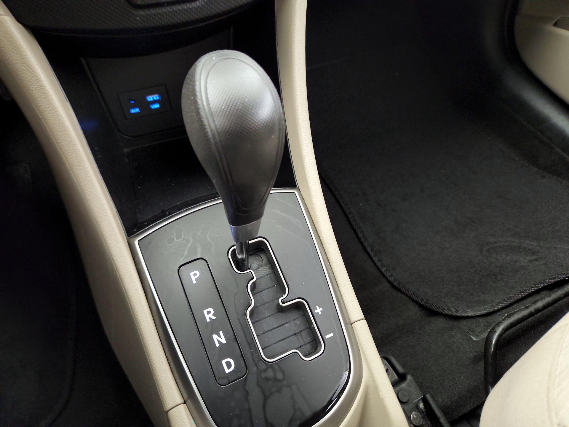 Thumbnail: 2017 Hyundai Accent - 14