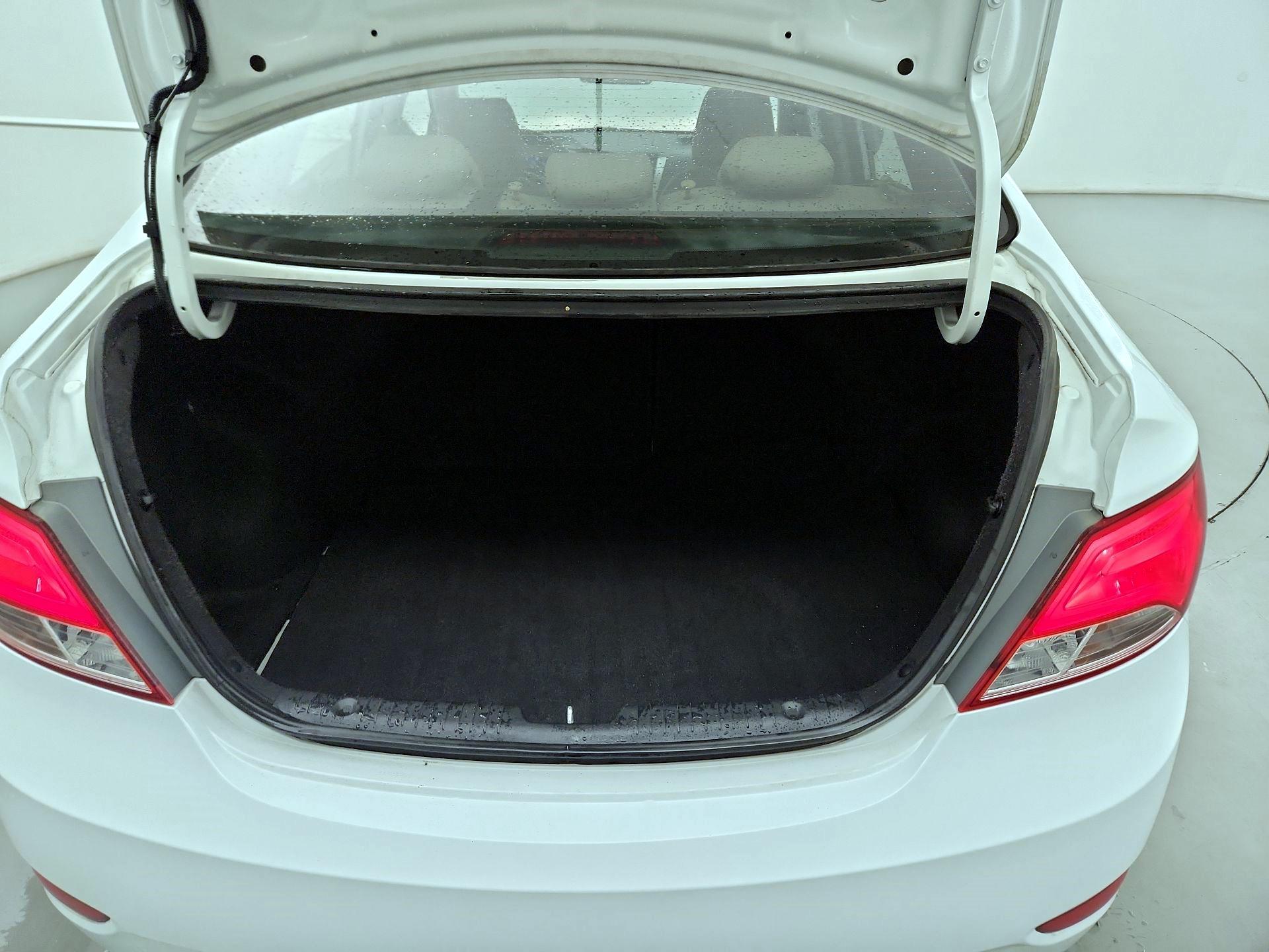 Thumbnail: 2017 Hyundai Accent - 17