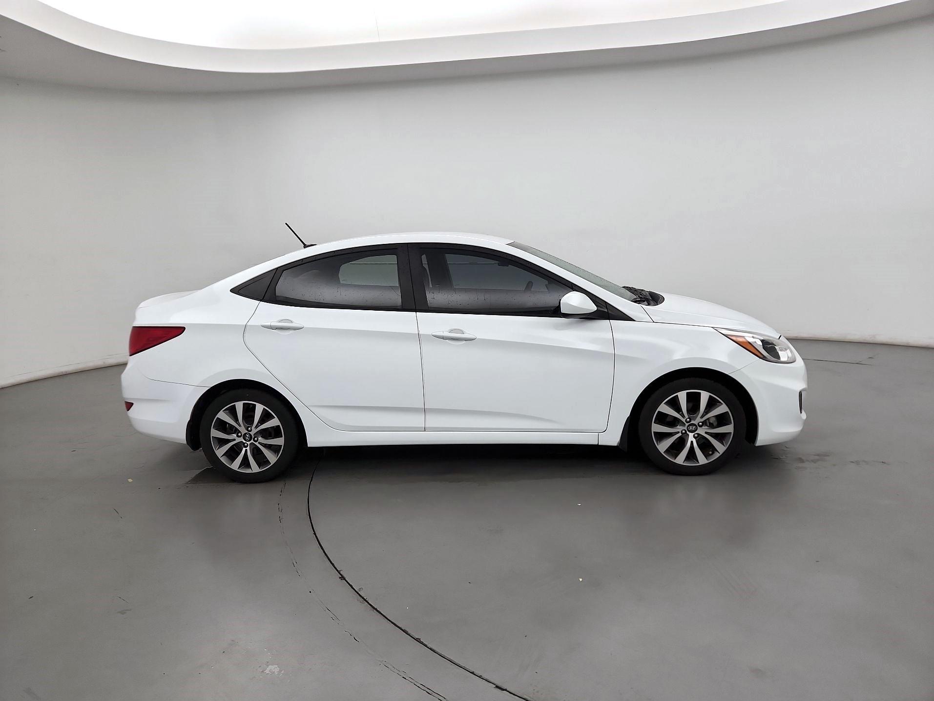 Thumbnail: 2017 Hyundai Accent - 4