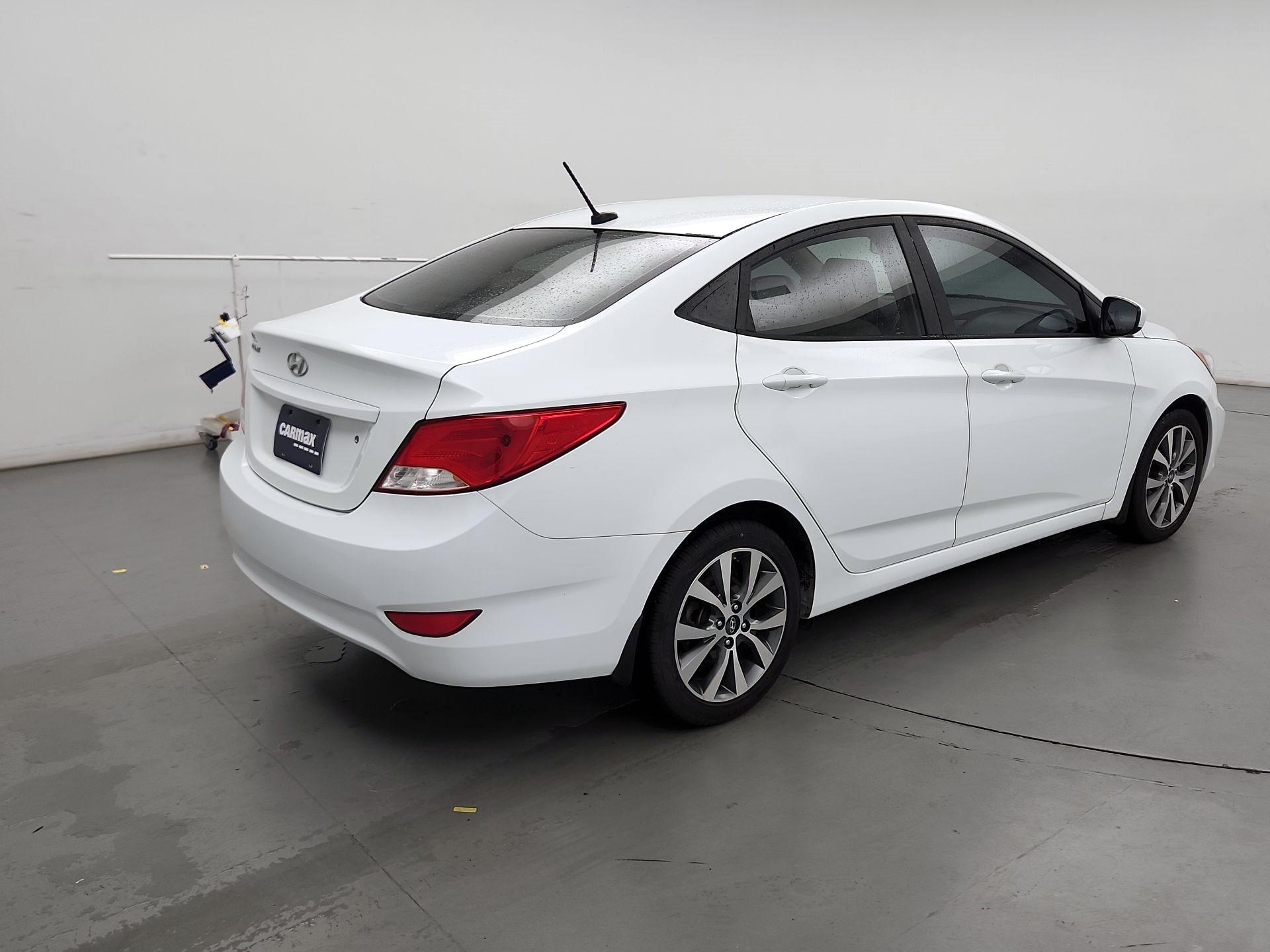 Thumbnail: 2017 Hyundai Accent - 5