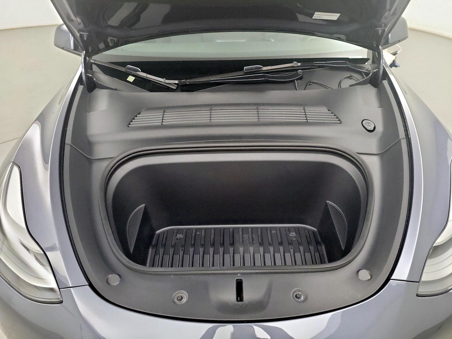 Thumbnail: 2022 Tesla Model Y - 19