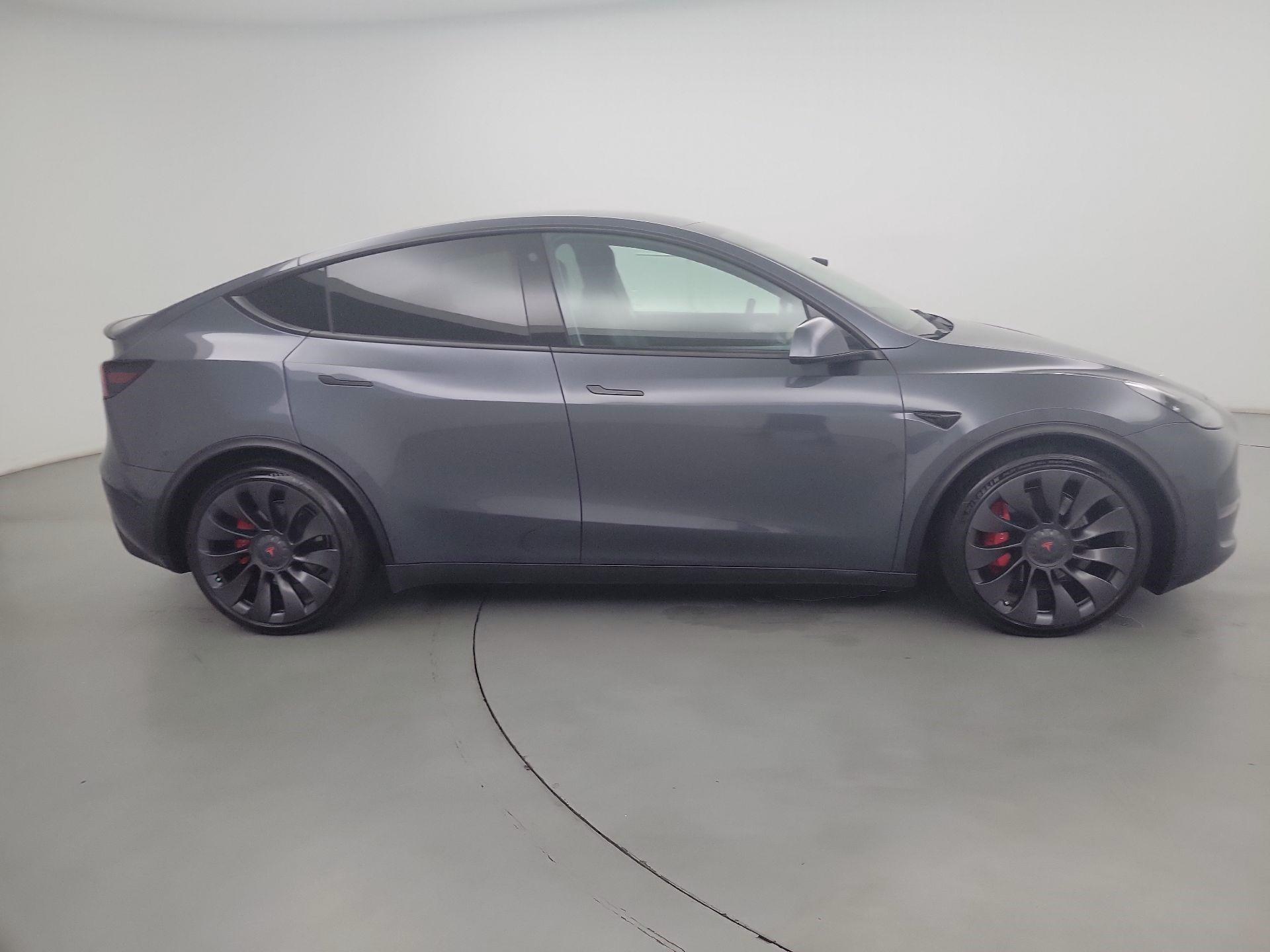 Thumbnail: 2022 Tesla Model Y - 4