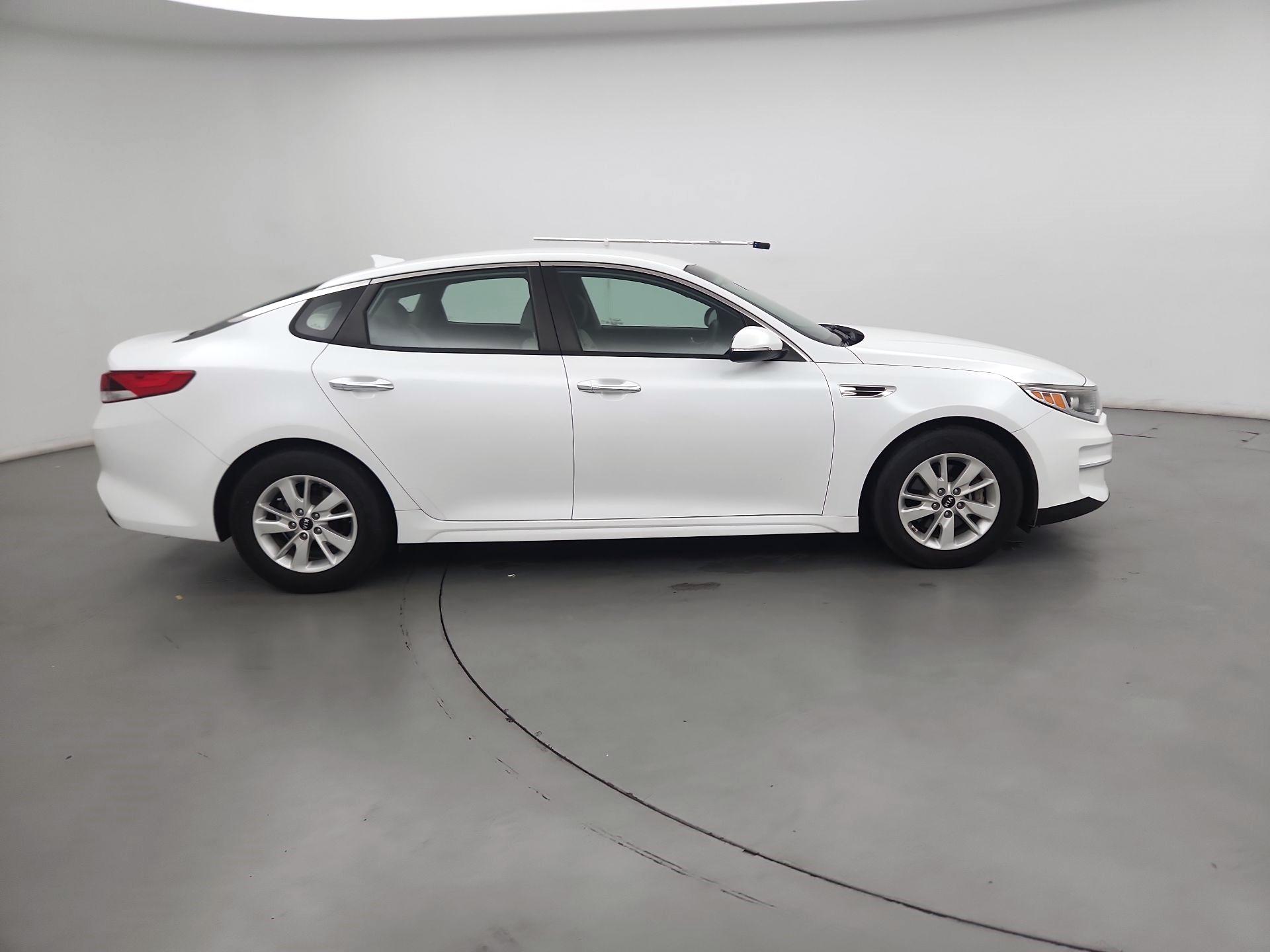 Thumbnail: 2018 Kia Optima - 4
