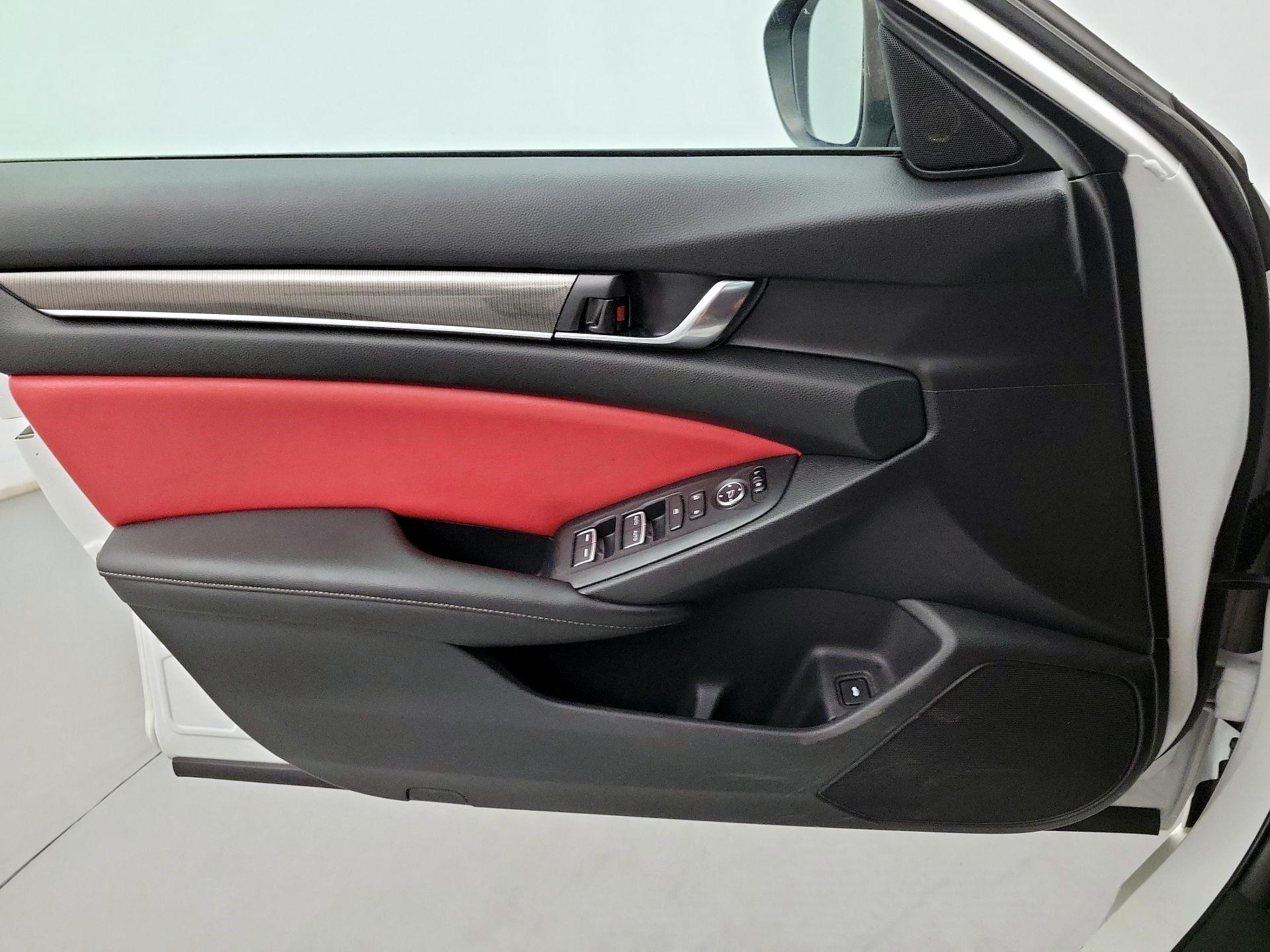 Thumbnail: 2019 Honda Accord - 10
