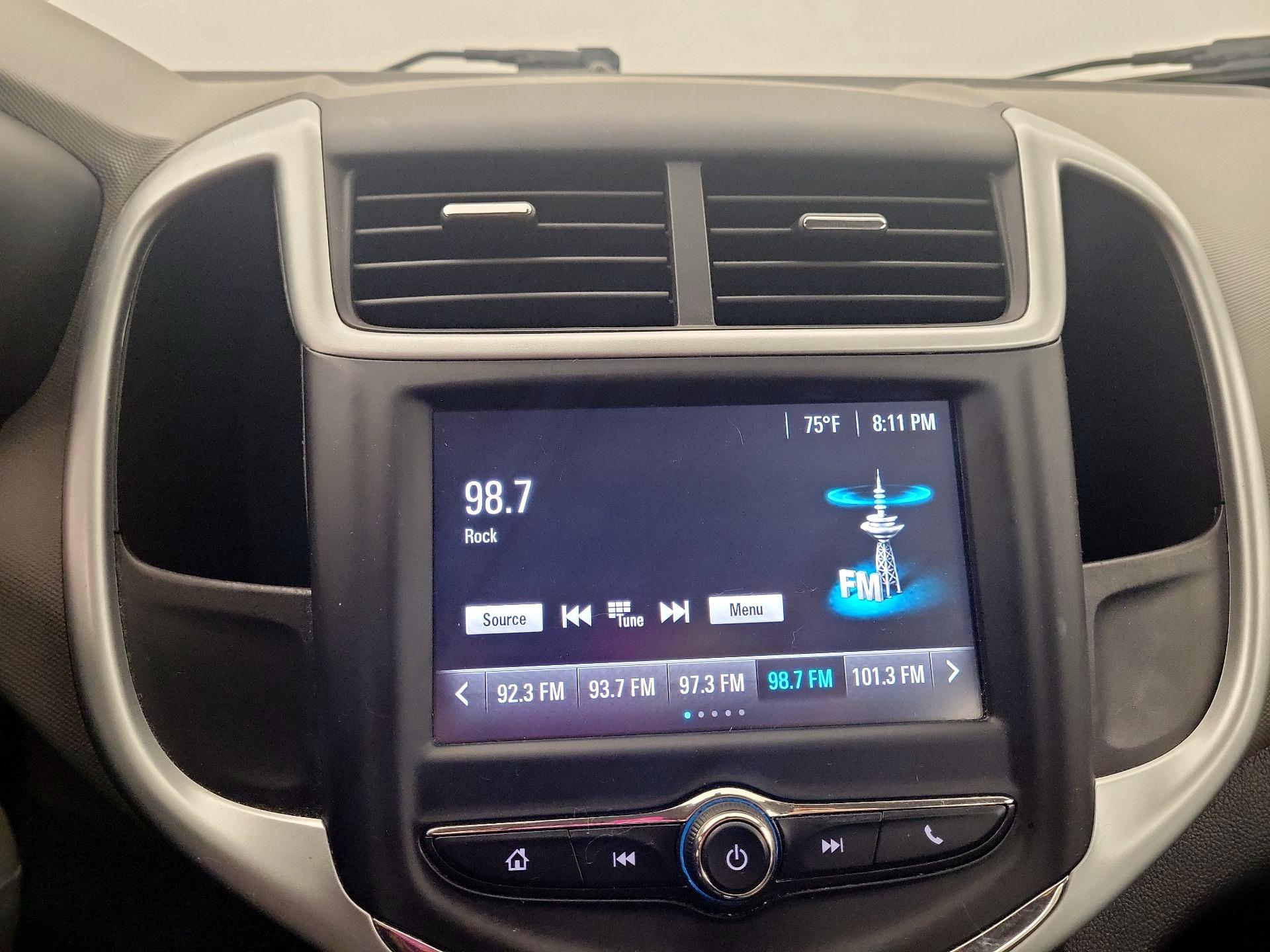Thumbnail: 2017 Chevrolet Sonic - 15