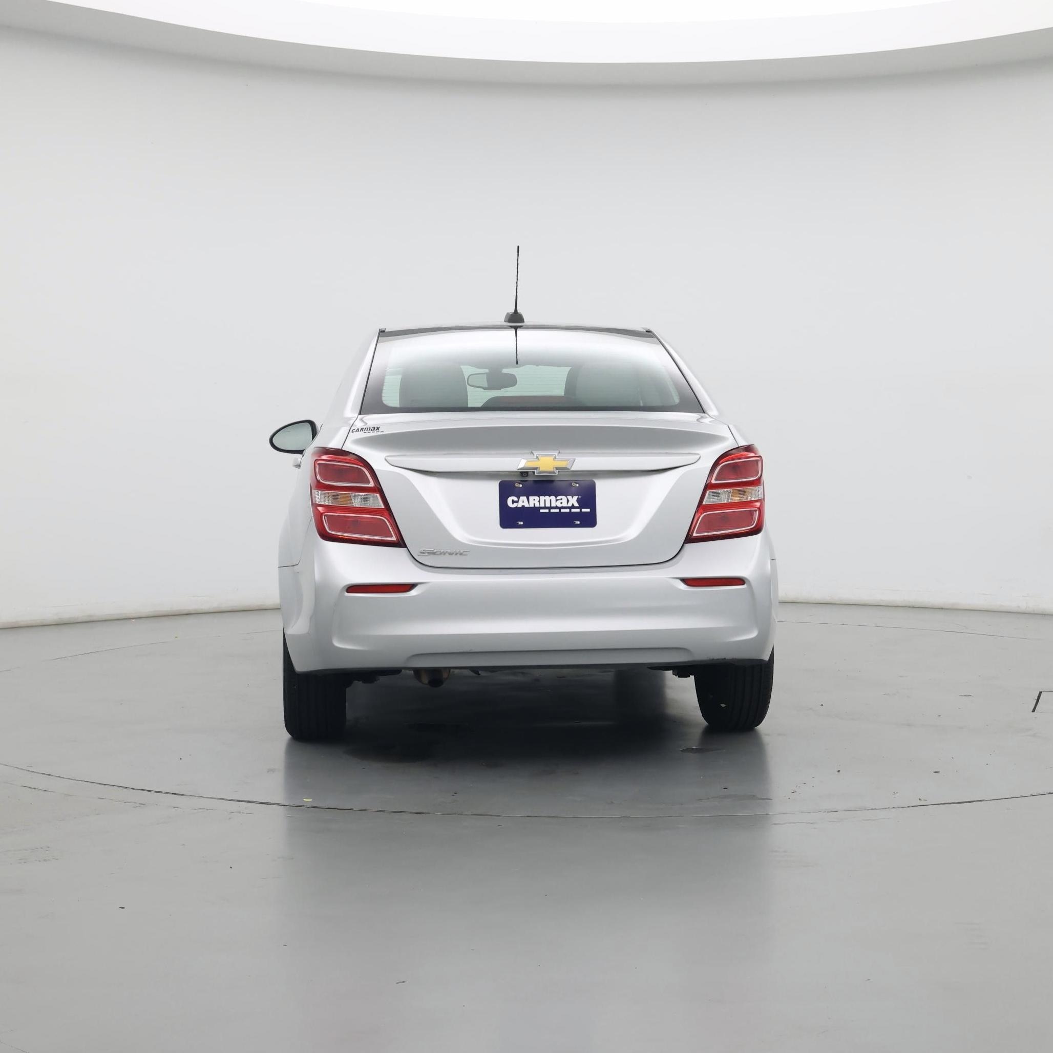 Thumbnail: 2017 Chevrolet Sonic - 6