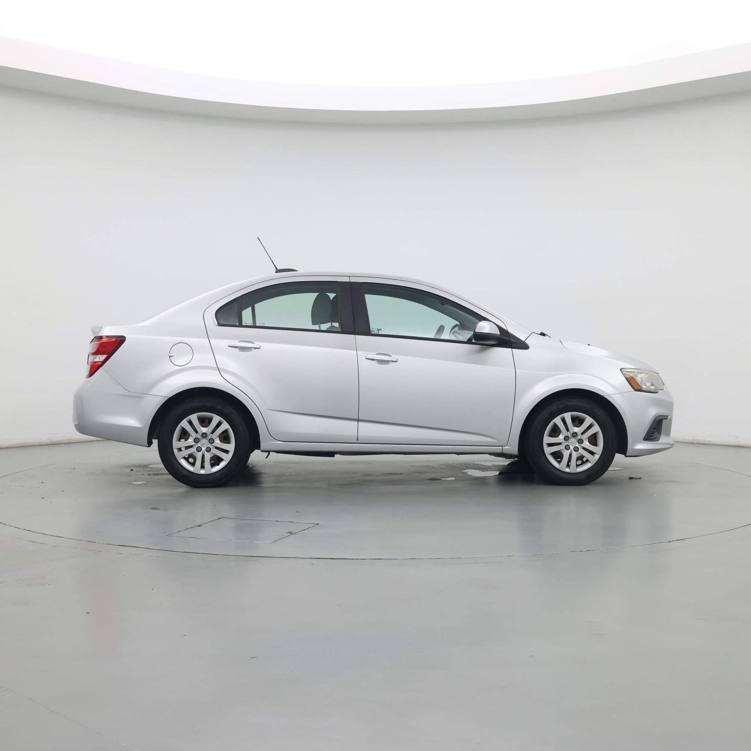 Thumbnail: 2017 Chevrolet Sonic - 7