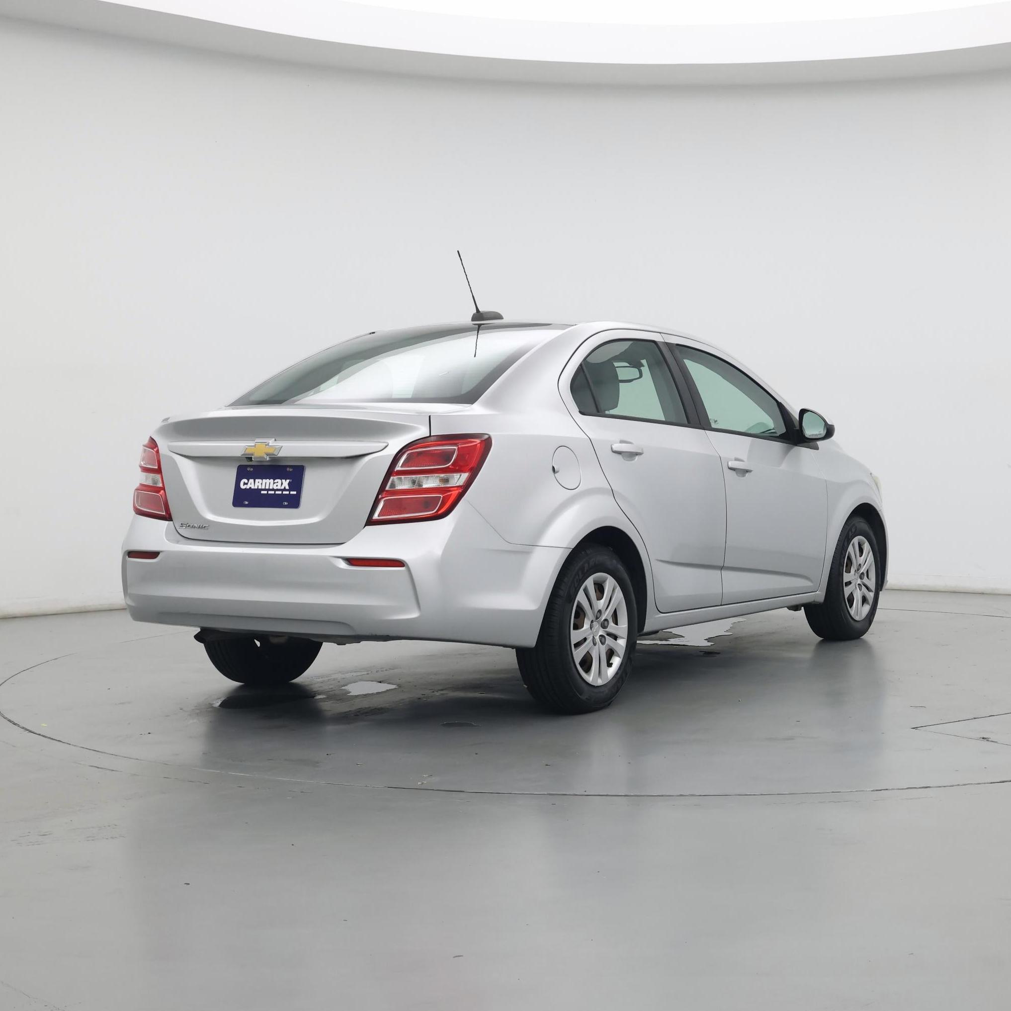 Thumbnail: 2017 Chevrolet Sonic - 8