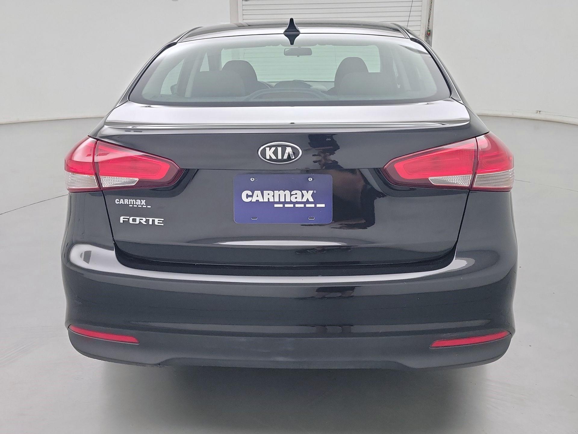Thumbnail: 2017 Kia Forte - 6