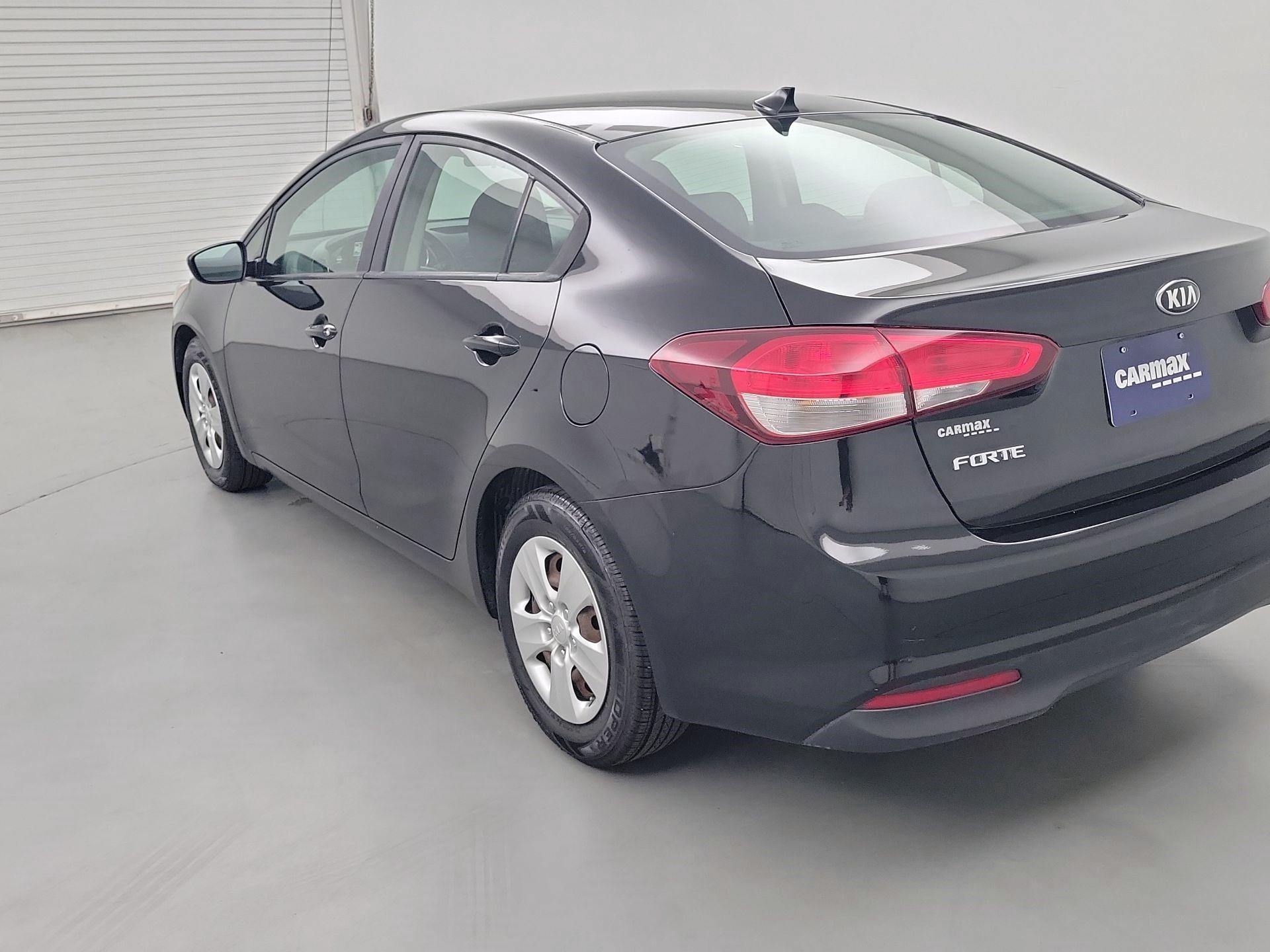 Thumbnail: 2017 Kia Forte - 7