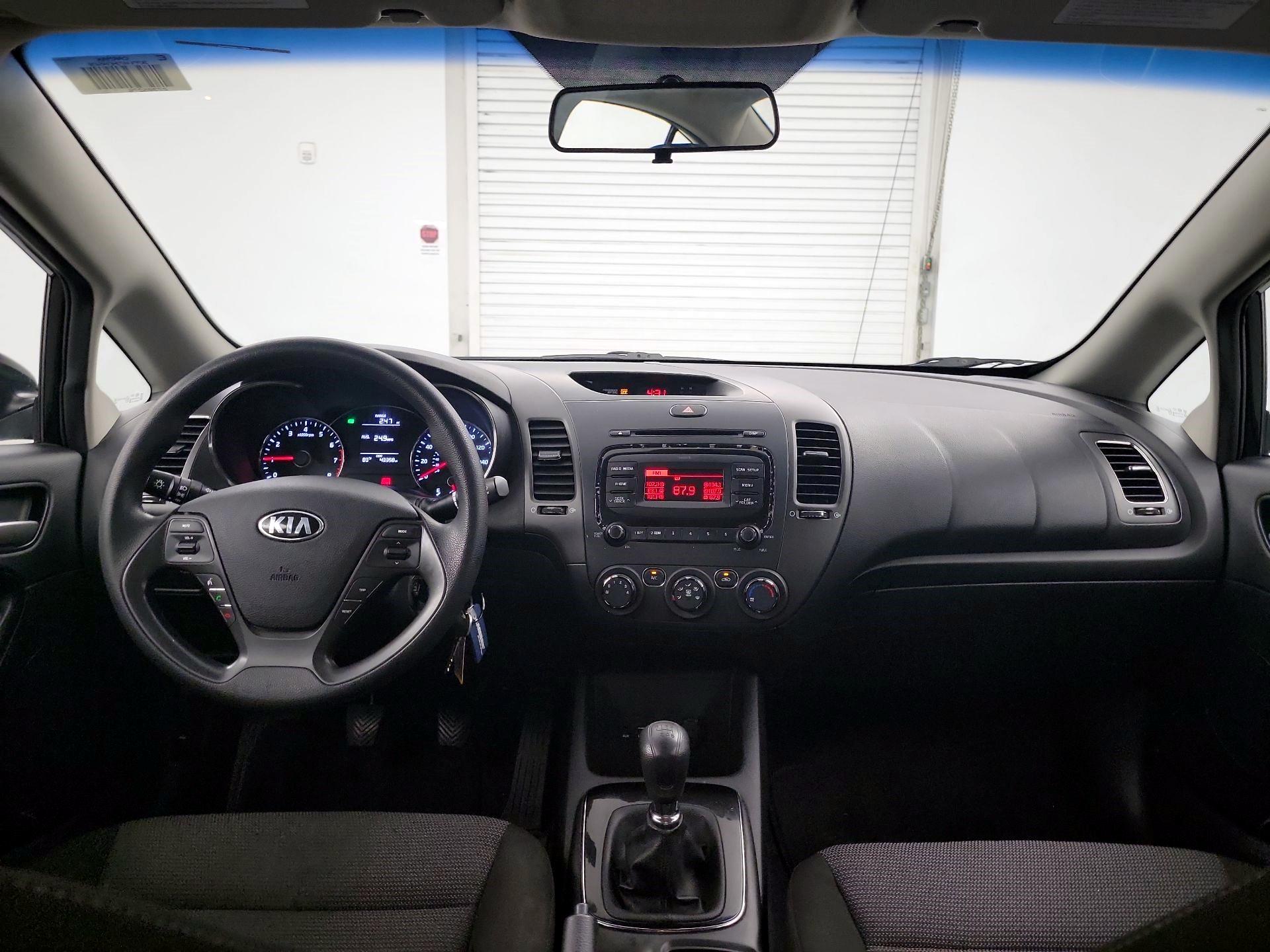 Thumbnail: 2017 Kia Forte - 8