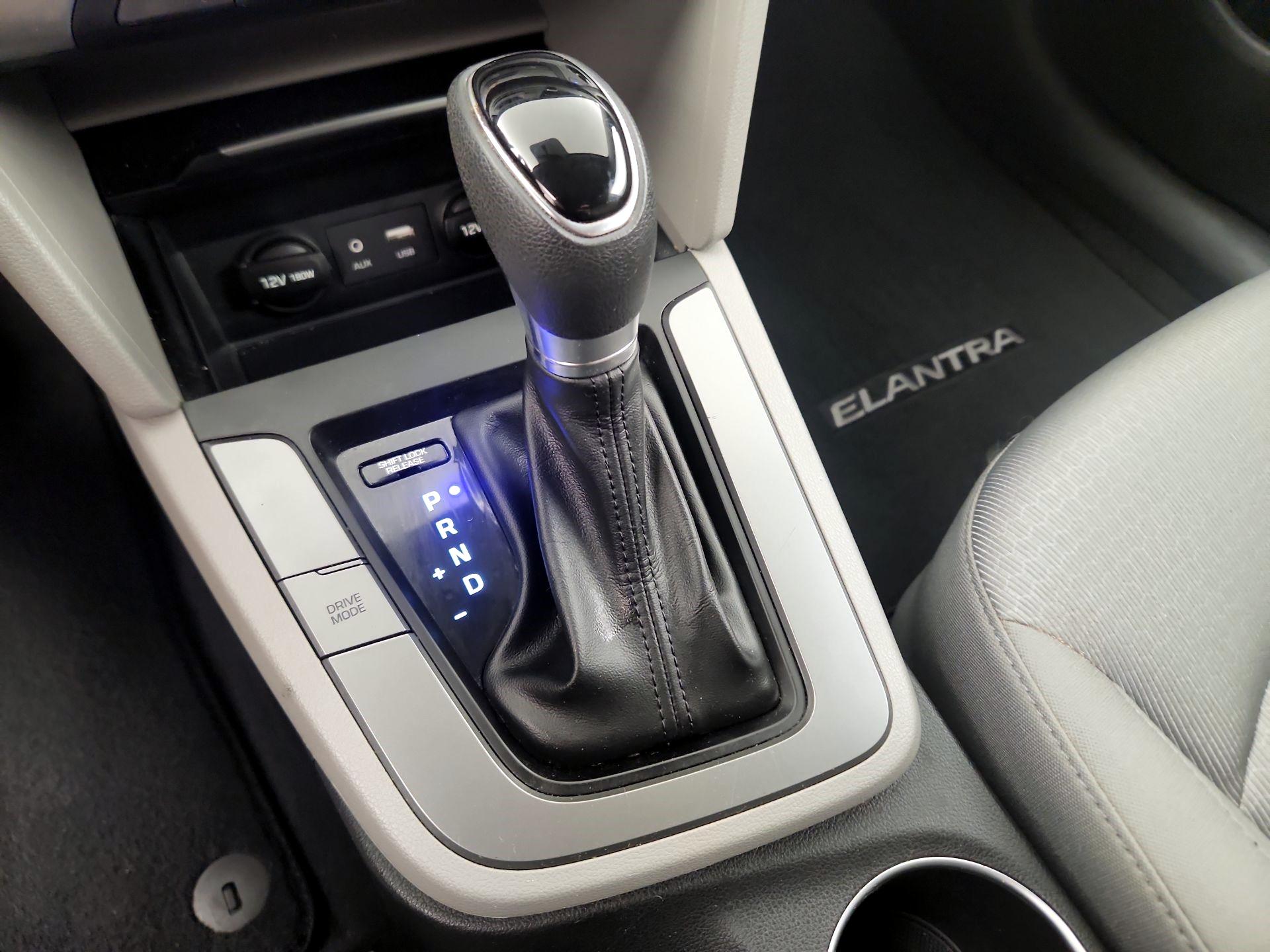 Thumbnail: 2018 Hyundai Elantra - 14