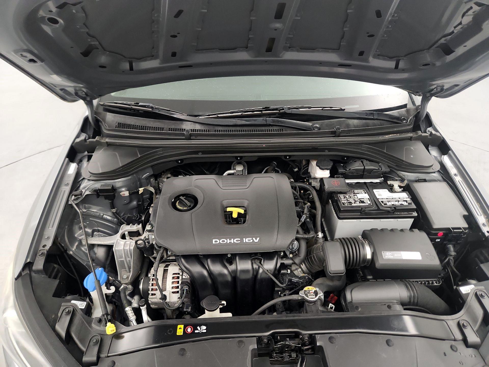 Thumbnail: 2018 Hyundai Elantra - 18