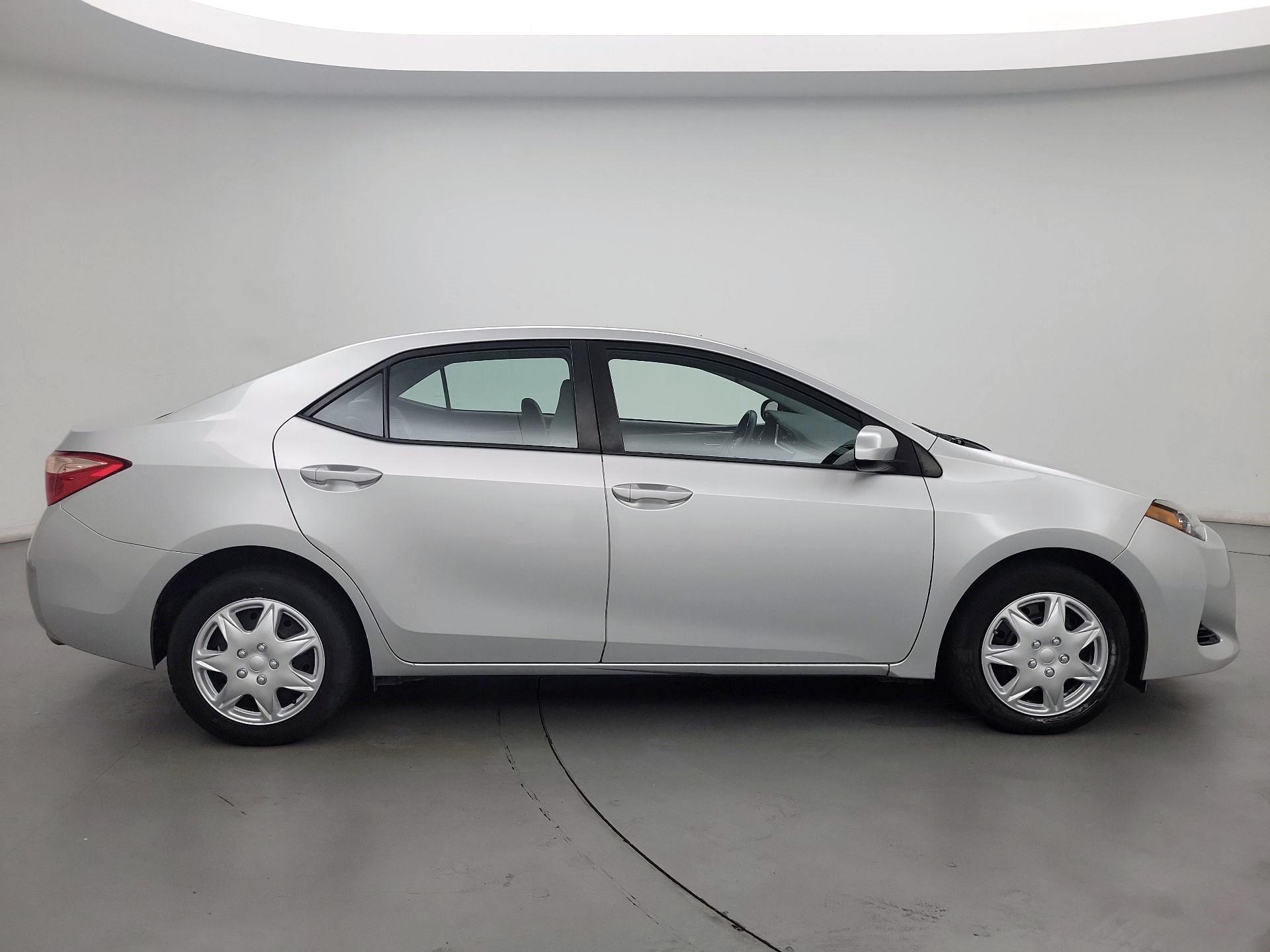 Thumbnail: 2017 Toyota Corolla - 4