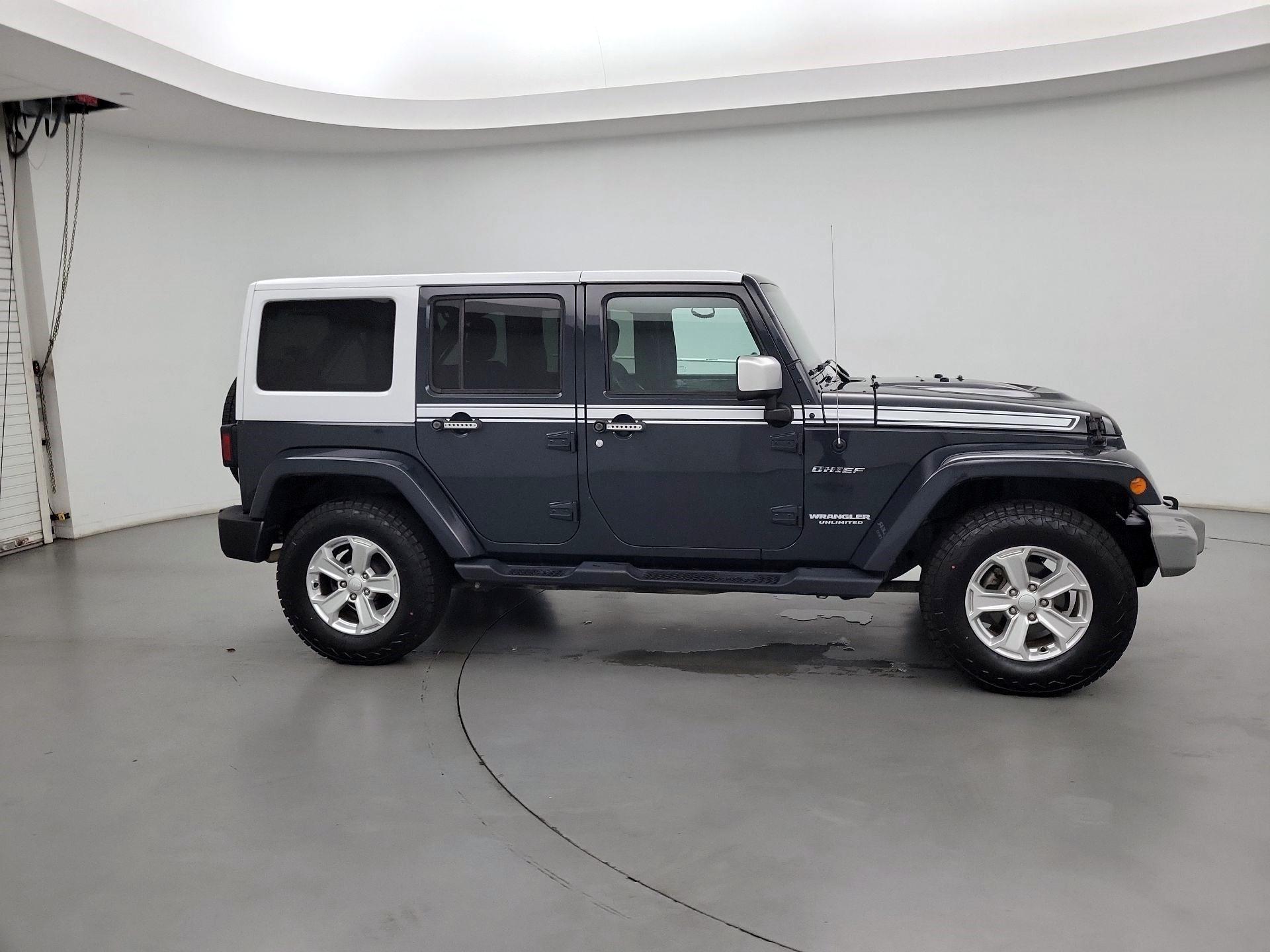 Thumbnail: 2017 Jeep Wrangler - 4