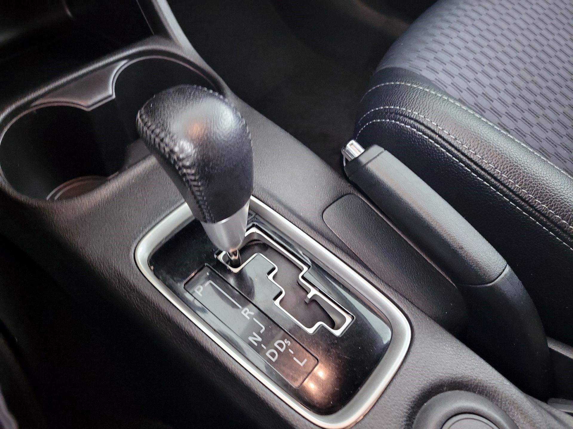 Thumbnail: 2015 Mitsubishi Outlander - 15
