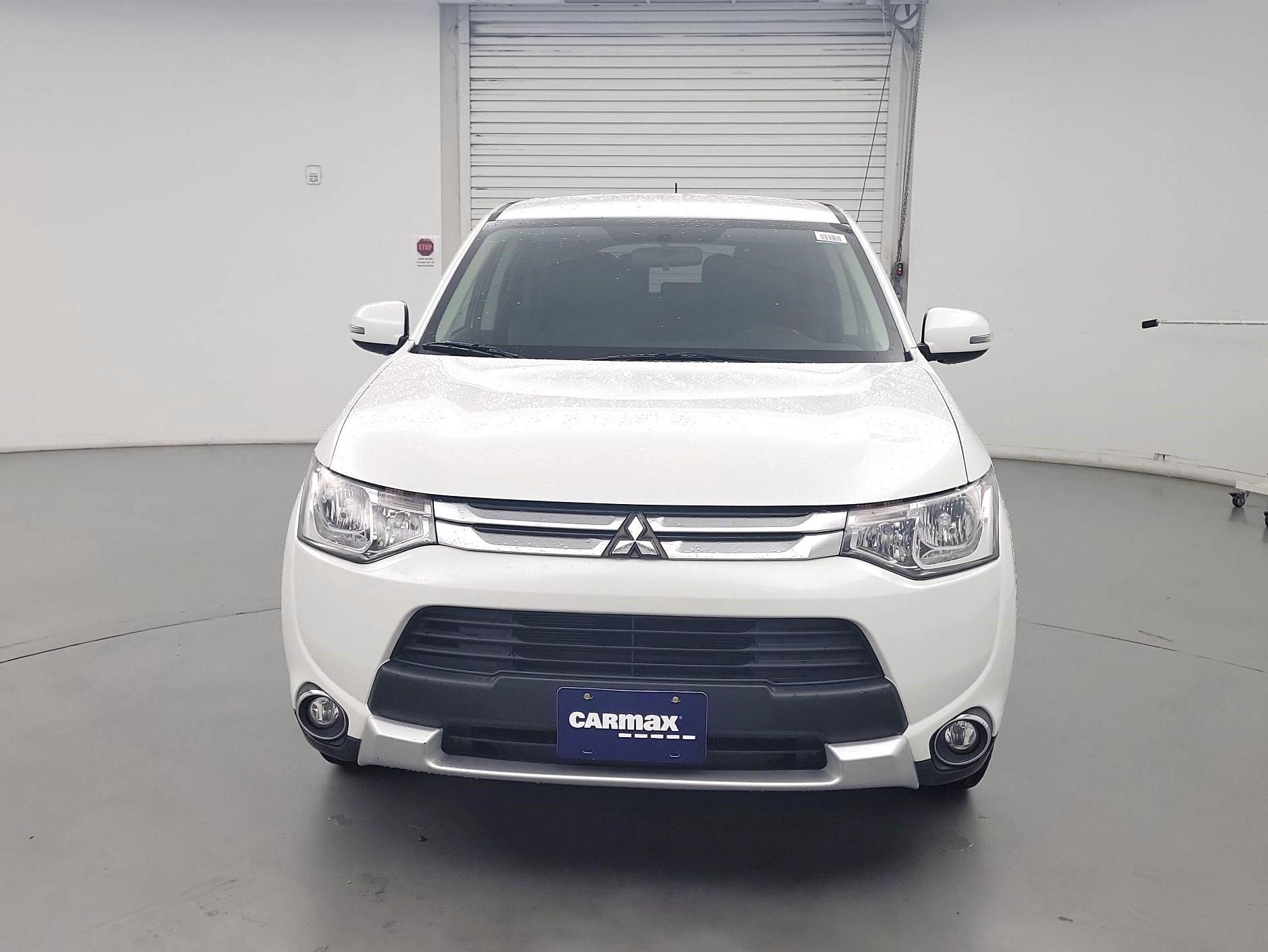 Thumbnail: 2015 Mitsubishi Outlander - 2