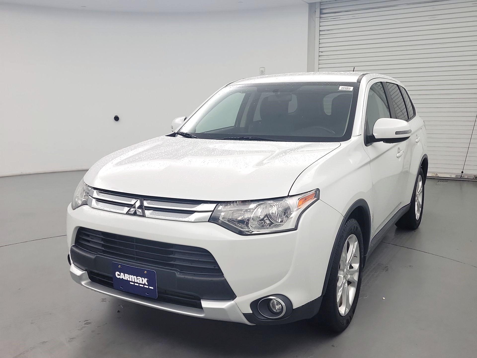 Thumbnail: 2015 Mitsubishi Outlander - 3