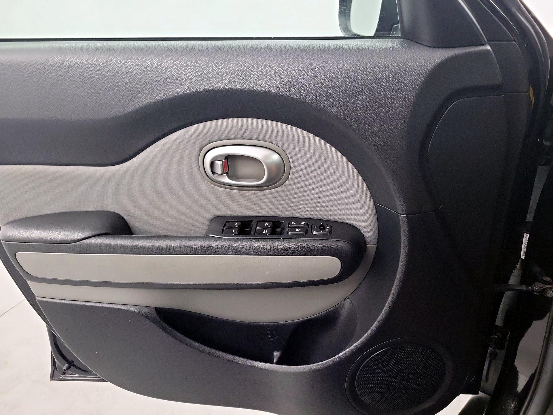 Thumbnail: 2016 Kia Soul - 10
