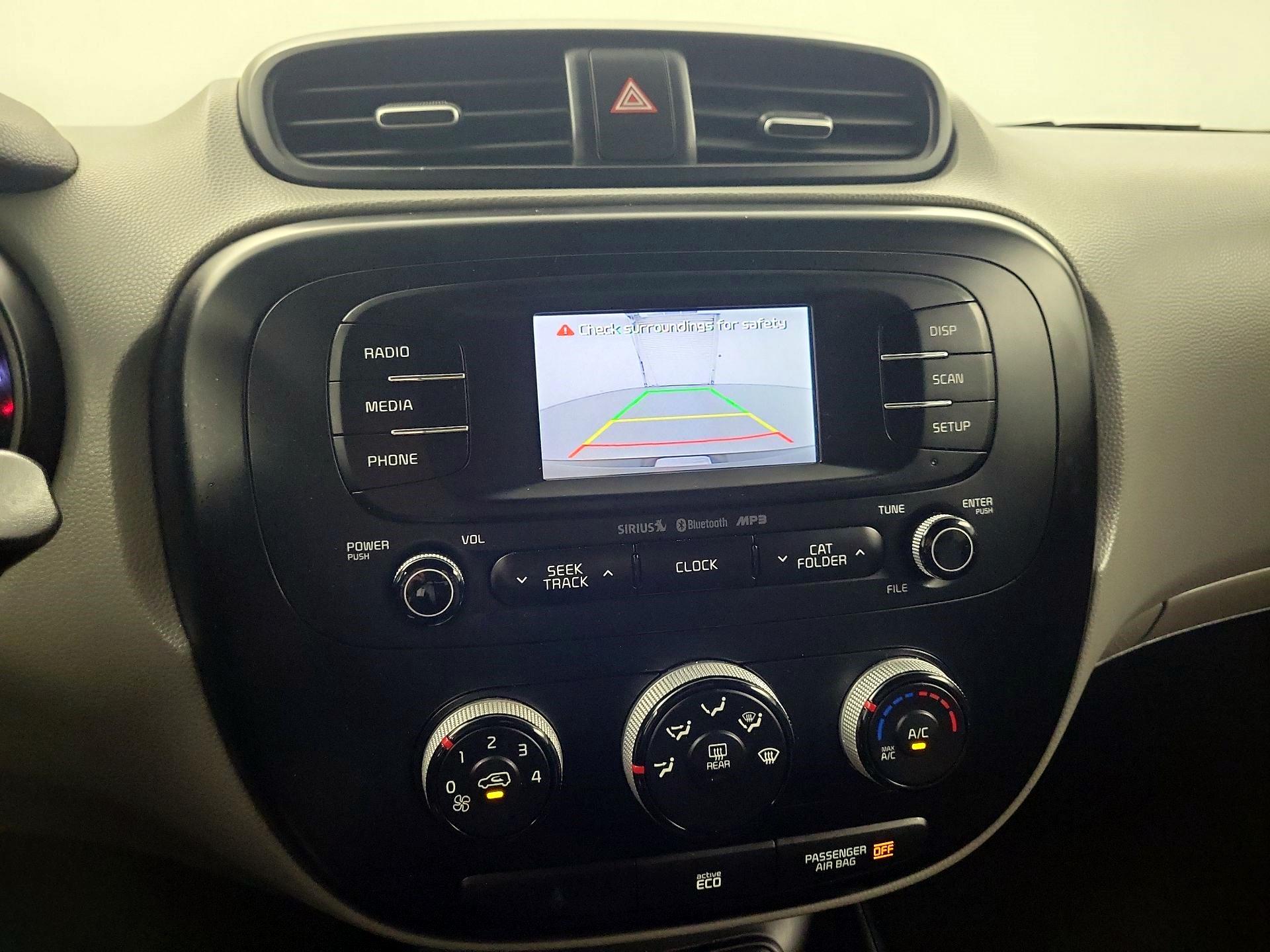 Thumbnail: 2016 Kia Soul - 11