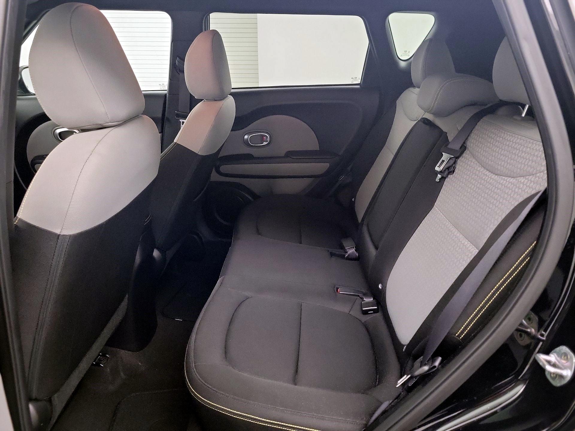 Thumbnail: 2016 Kia Soul - 16
