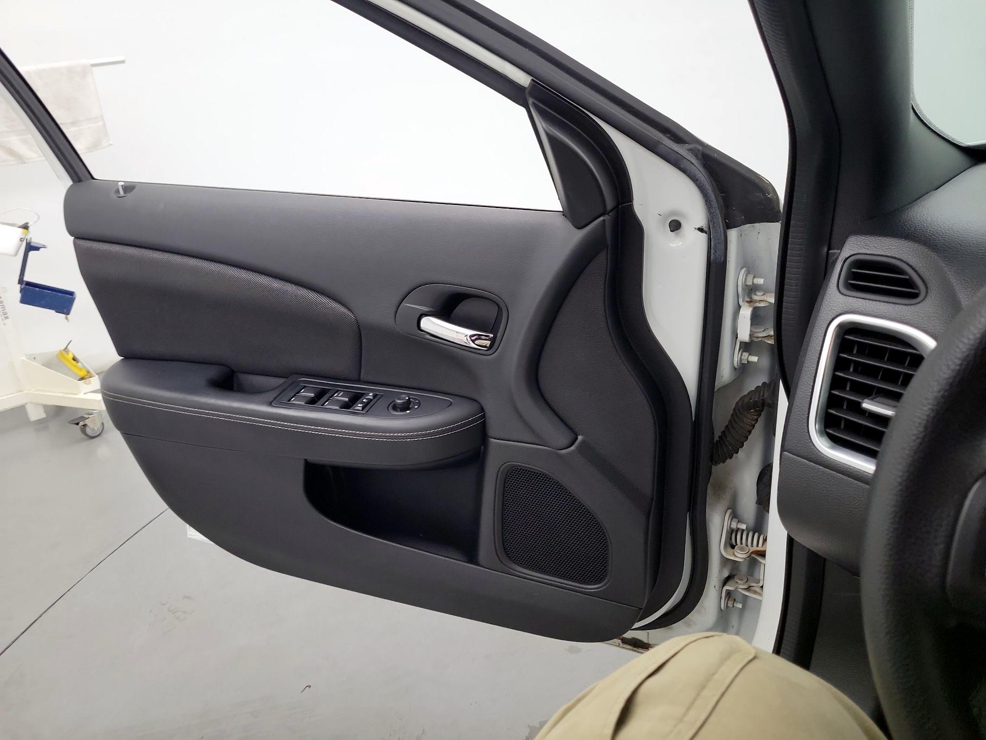 Thumbnail: 2013 Dodge Avenger - 10