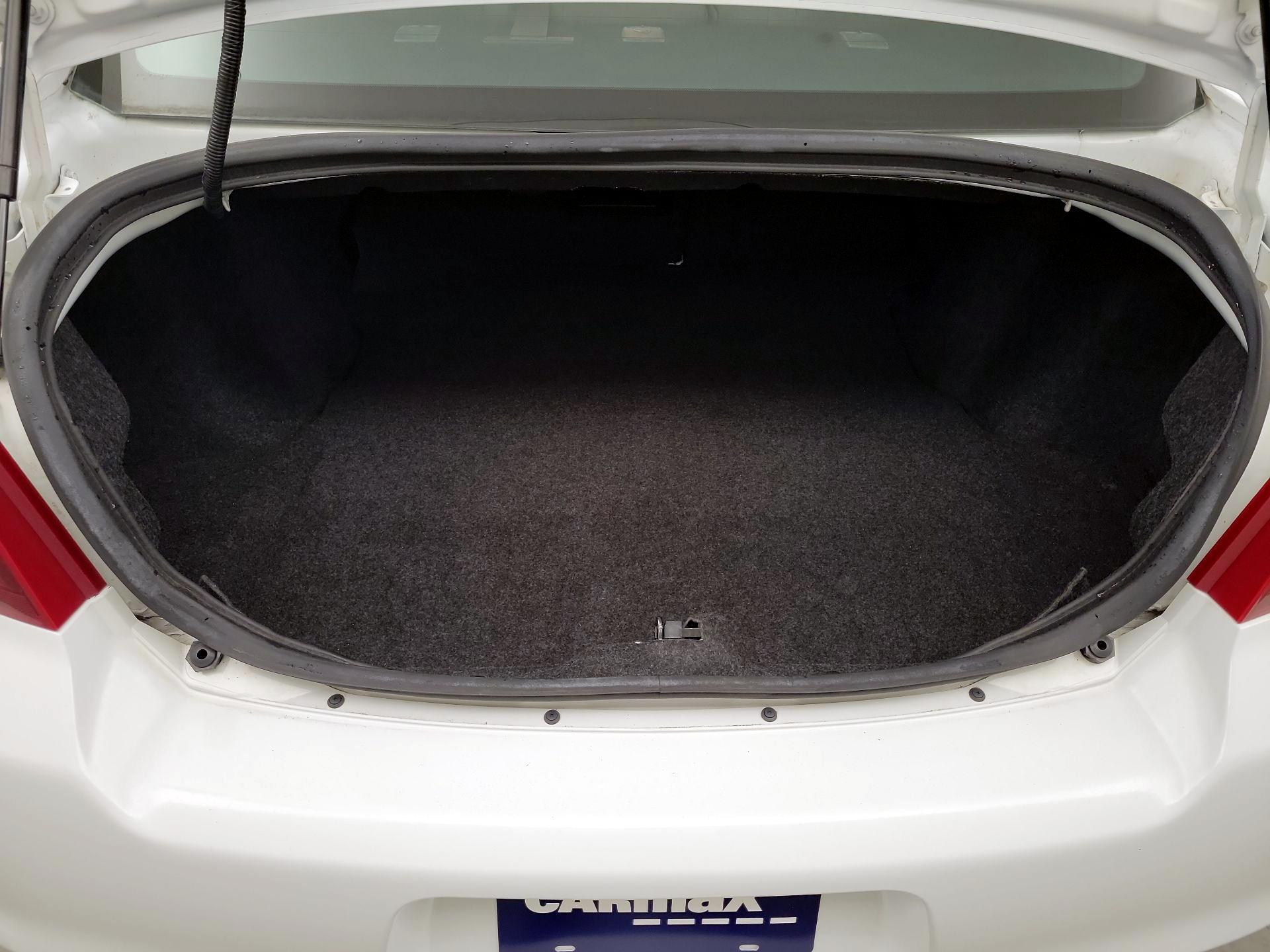 Thumbnail: 2013 Dodge Avenger - 16