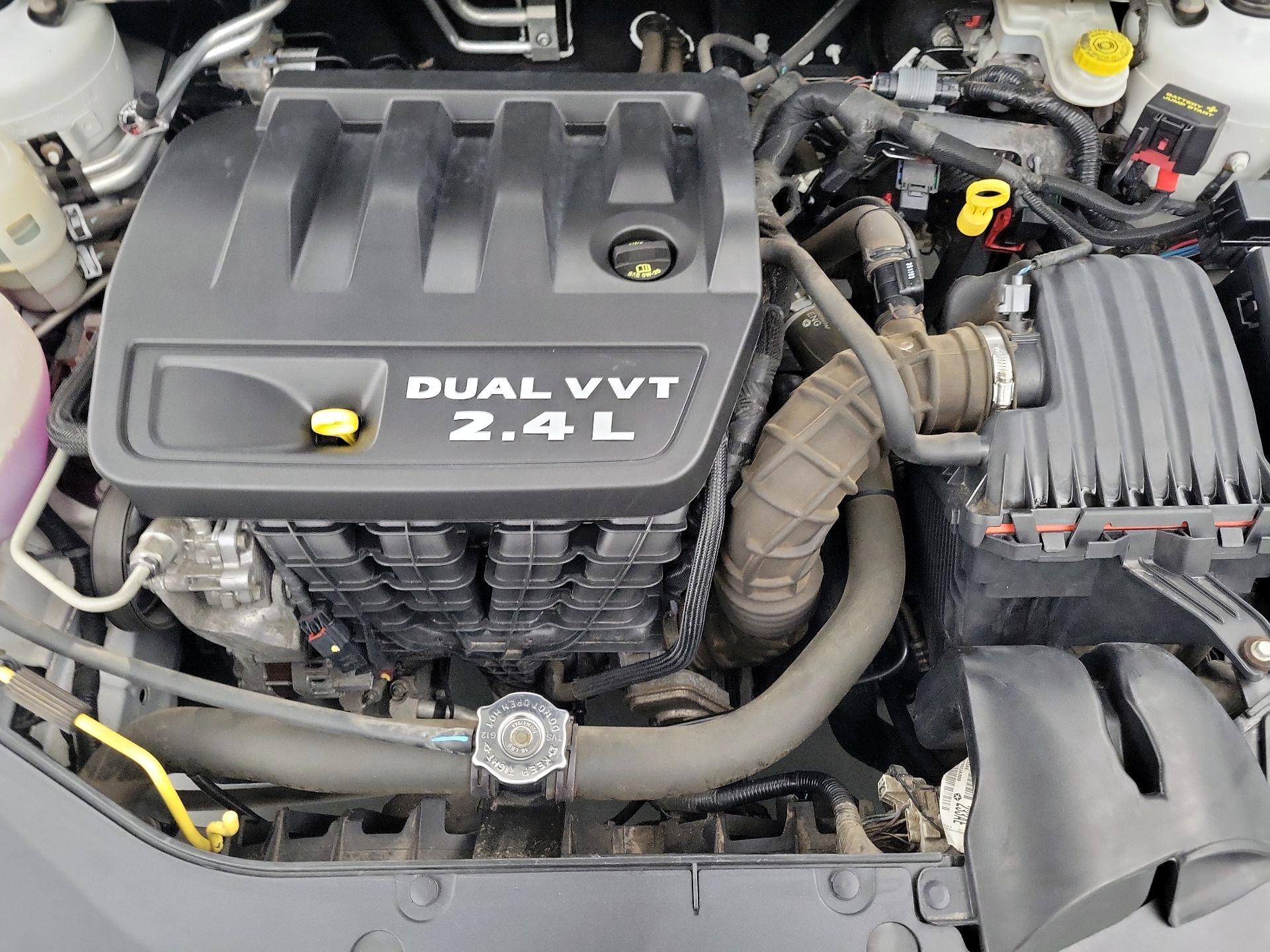 Thumbnail: 2013 Dodge Avenger - 17